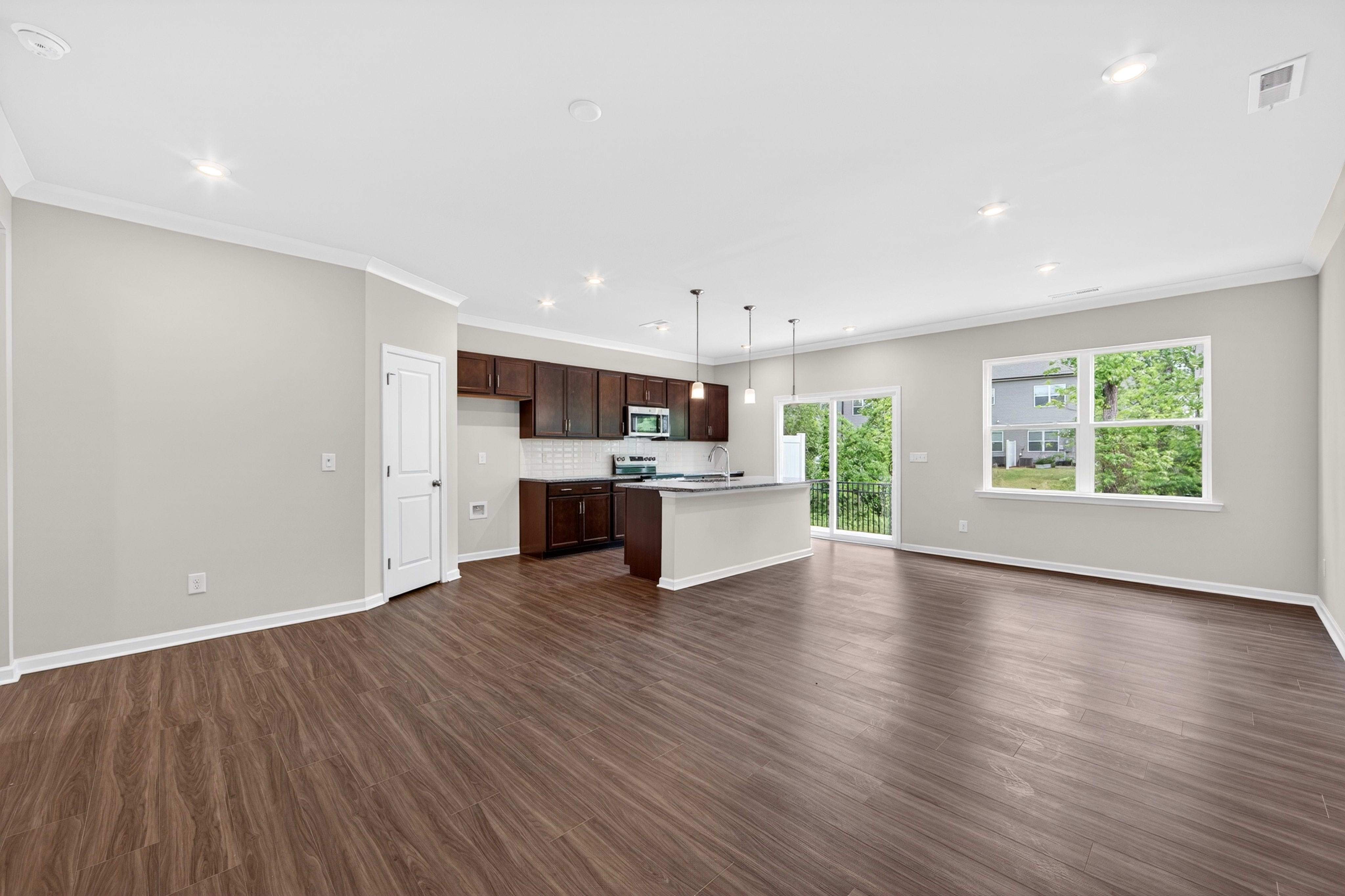 6021 Longar Lane