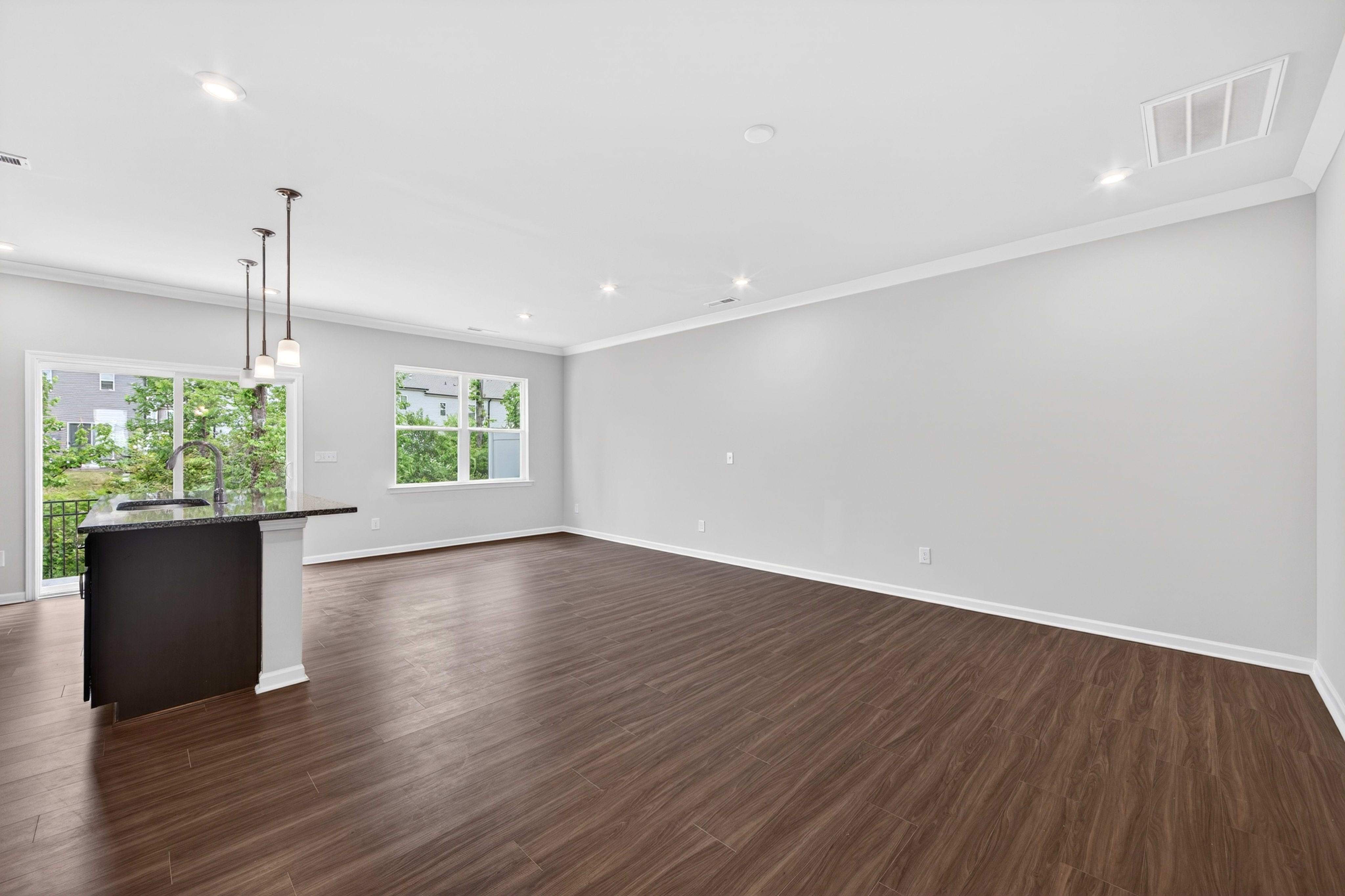 6021 Longar Lane