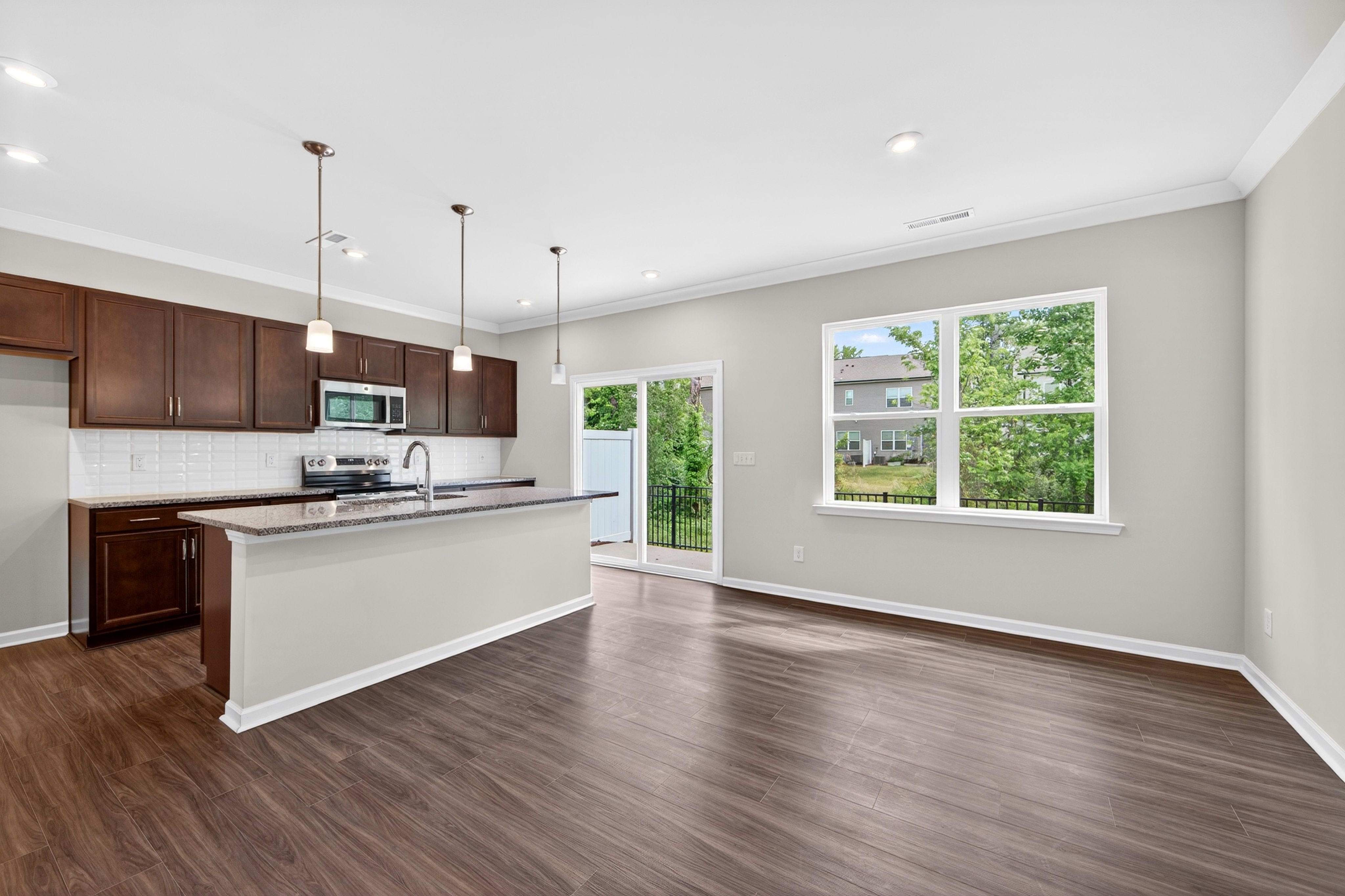 6021 Longar Lane