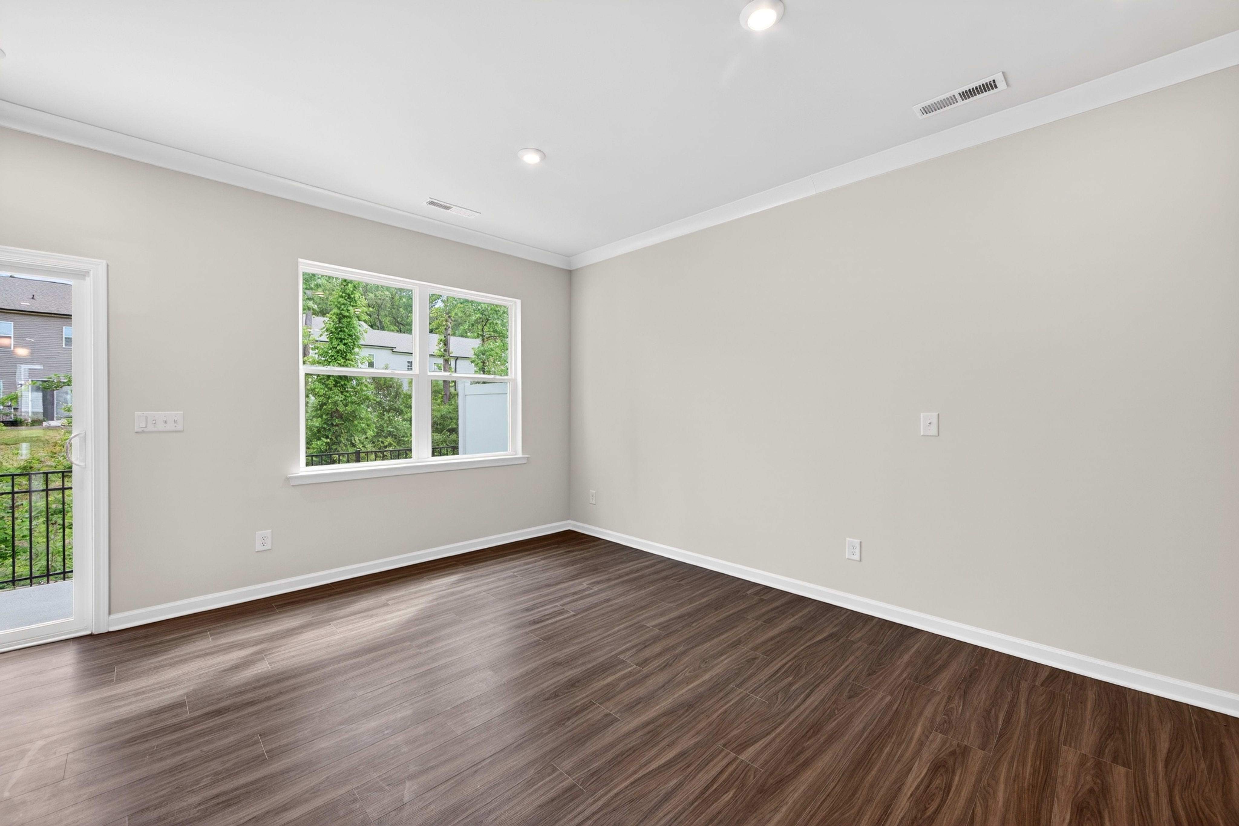 6021 Longar Lane