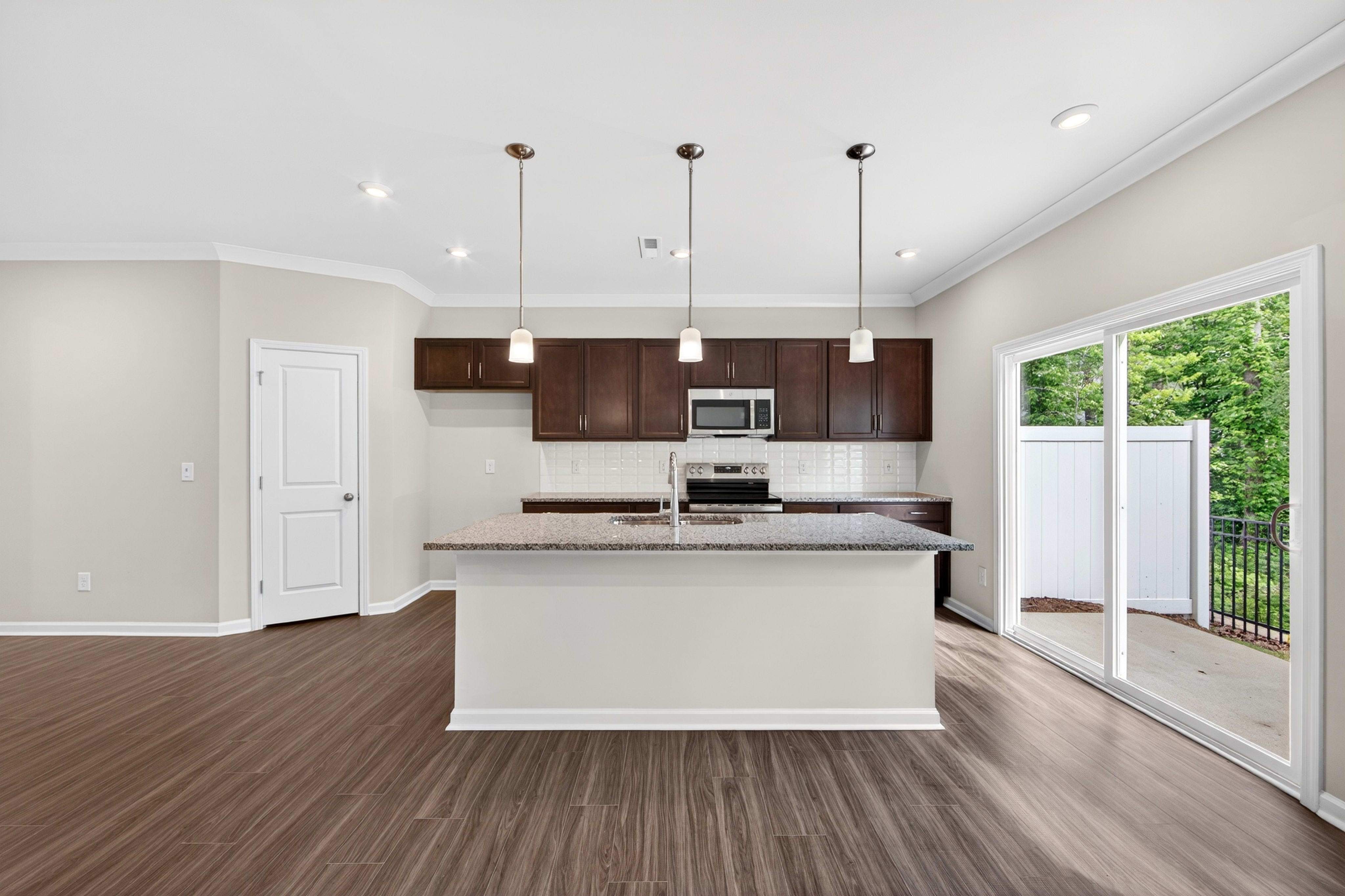 6021 Longar Lane
