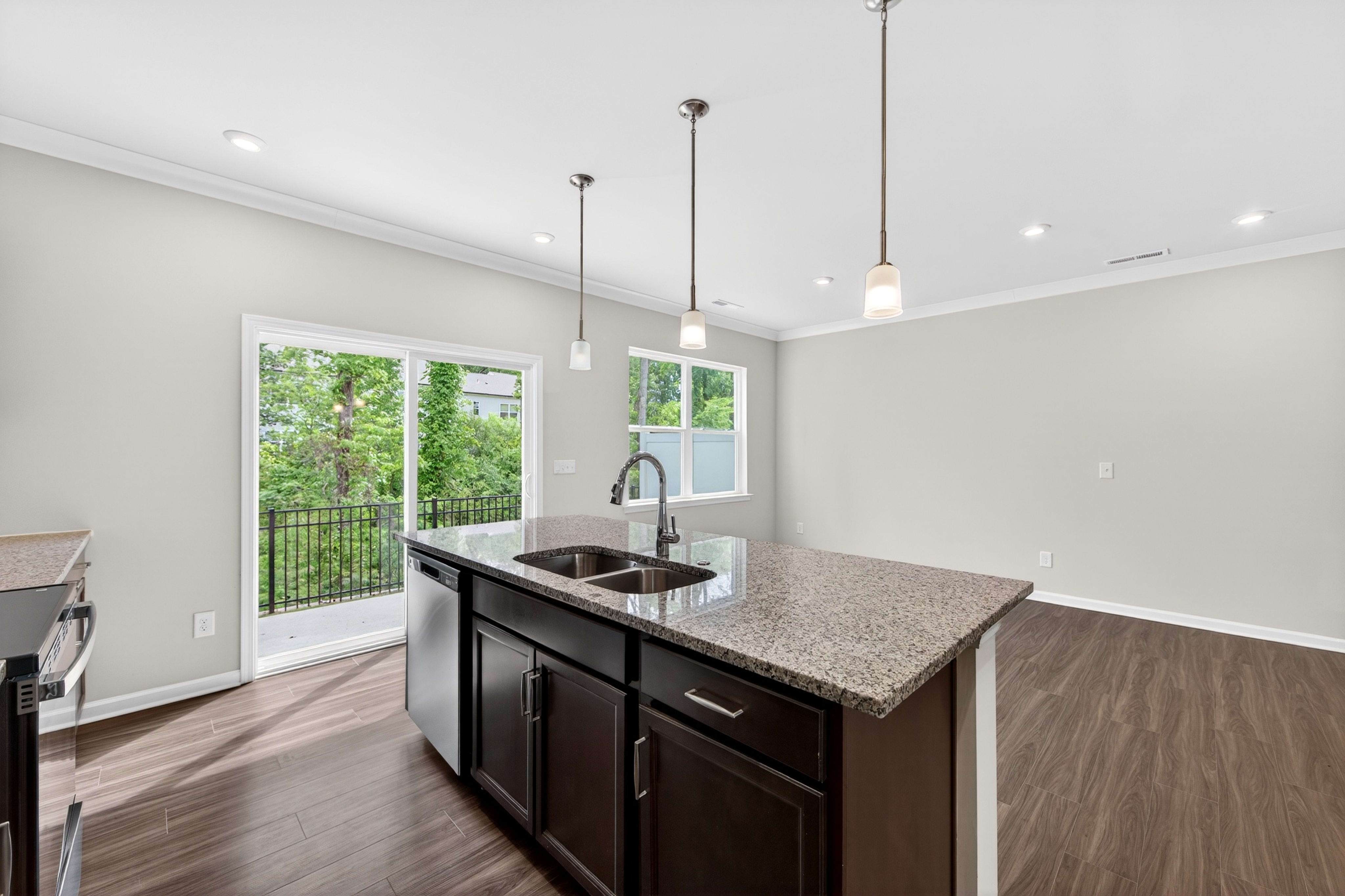 6021 Longar Lane