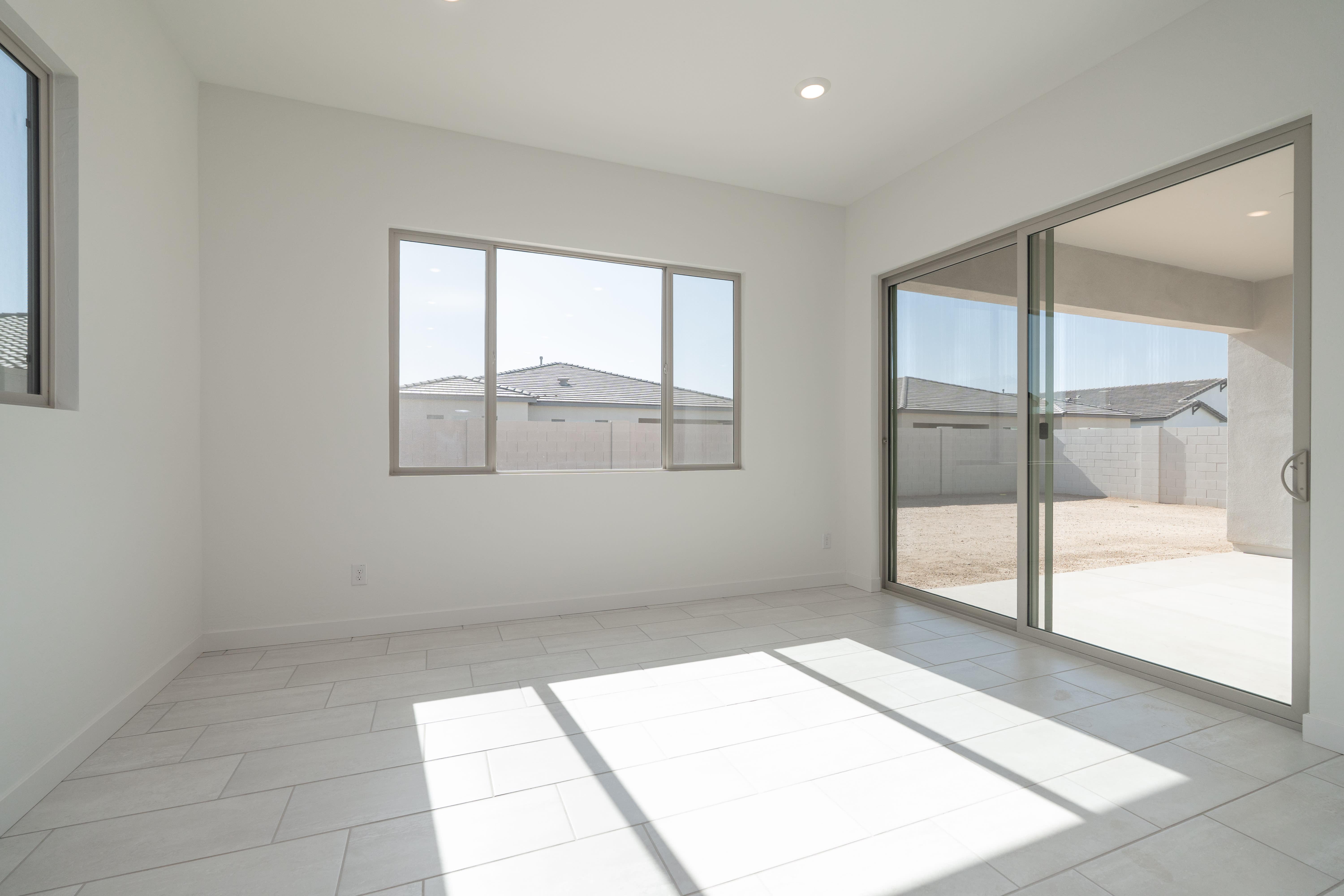 2589 E ALFONSO DR