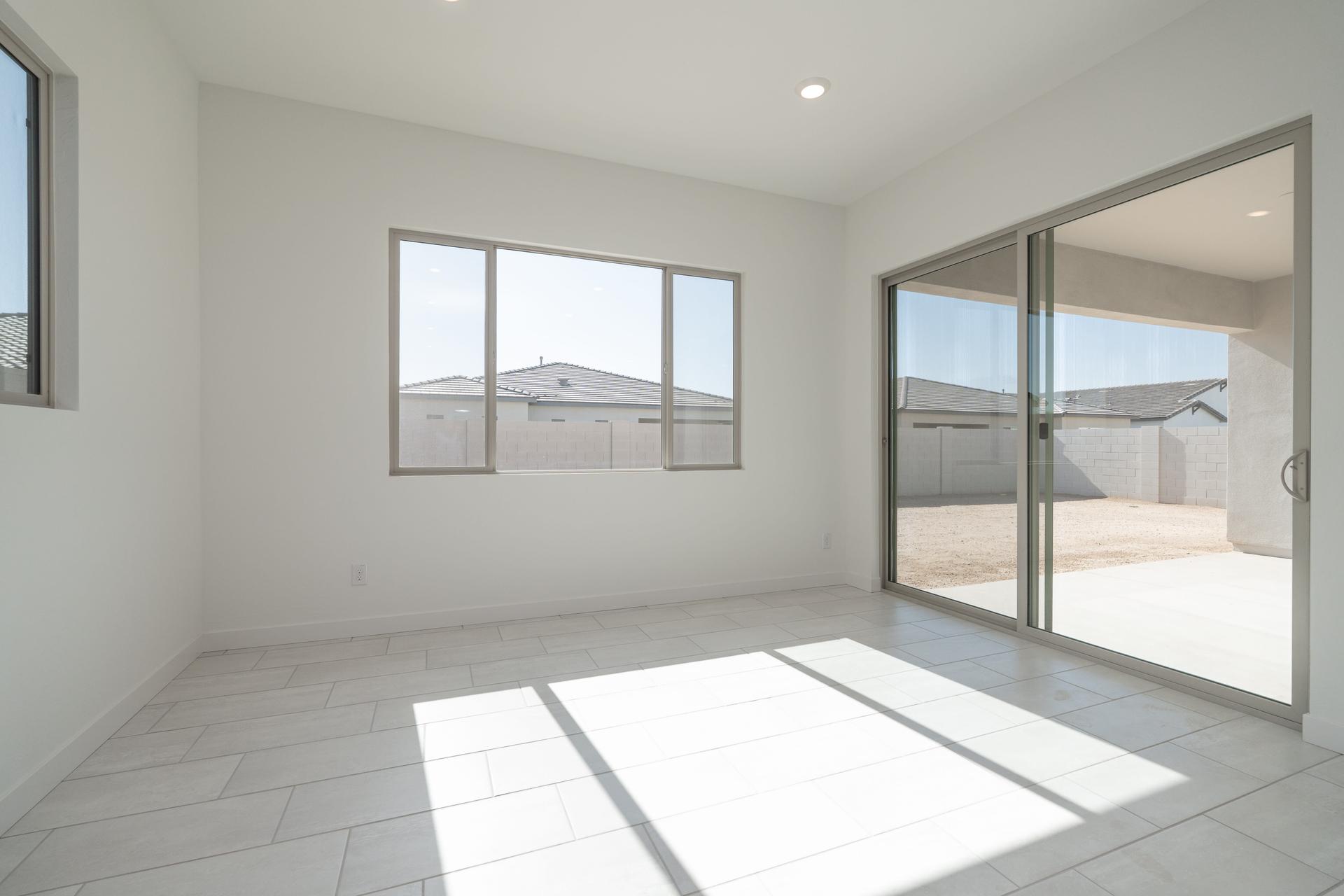 2589 E Alfonso Dr