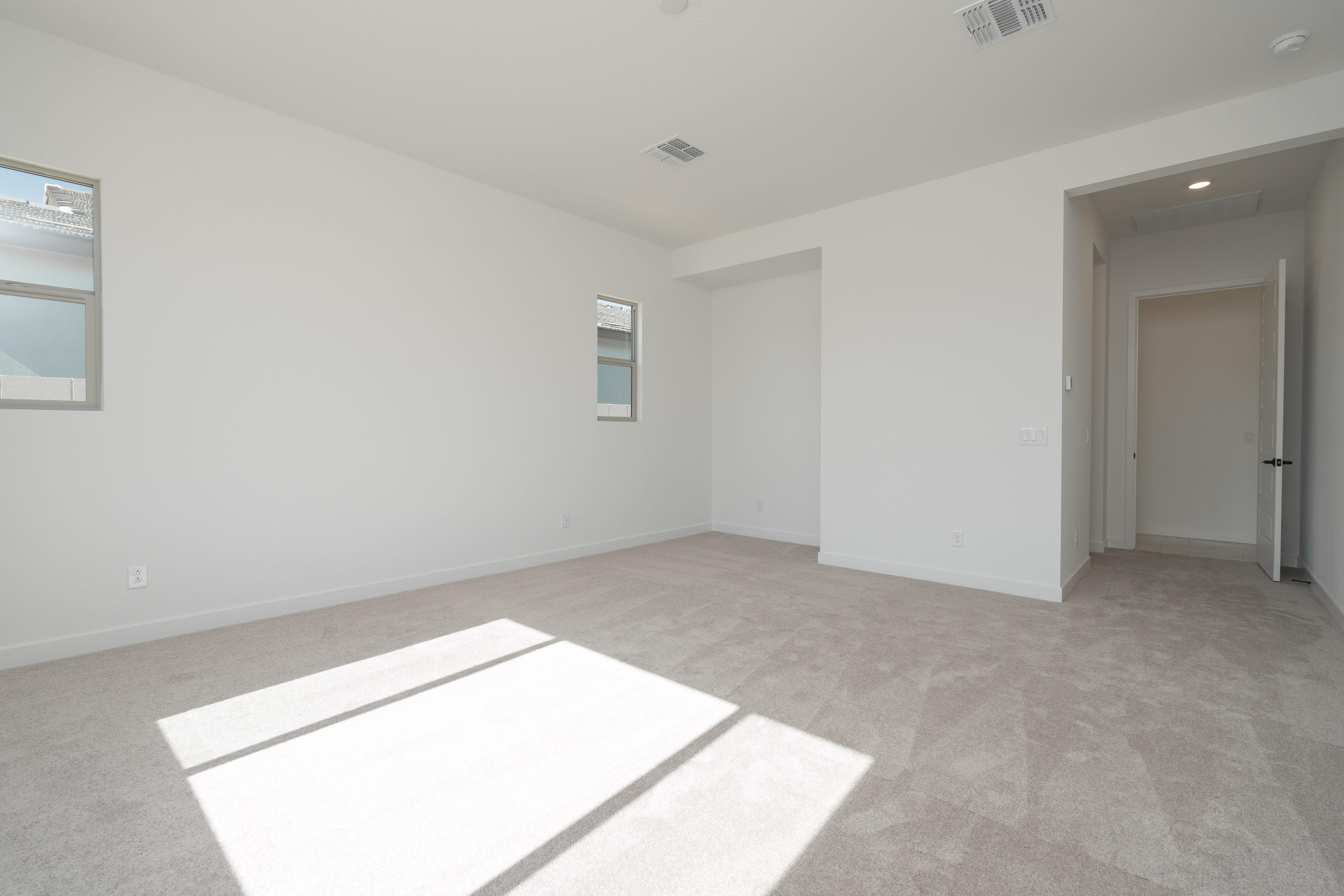 2589 E ALFONSO DR