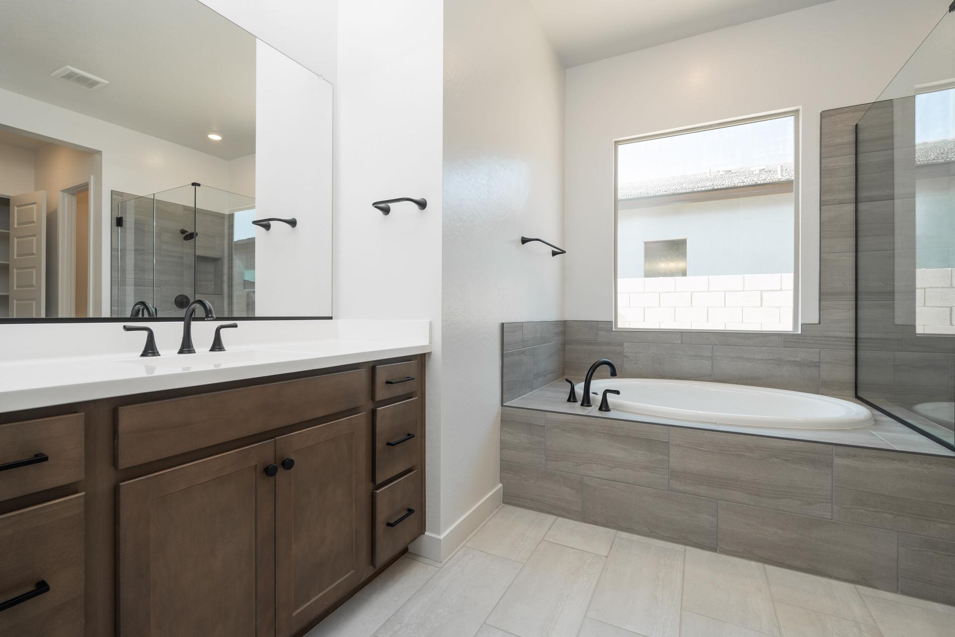 2589 E Alfonso Dr