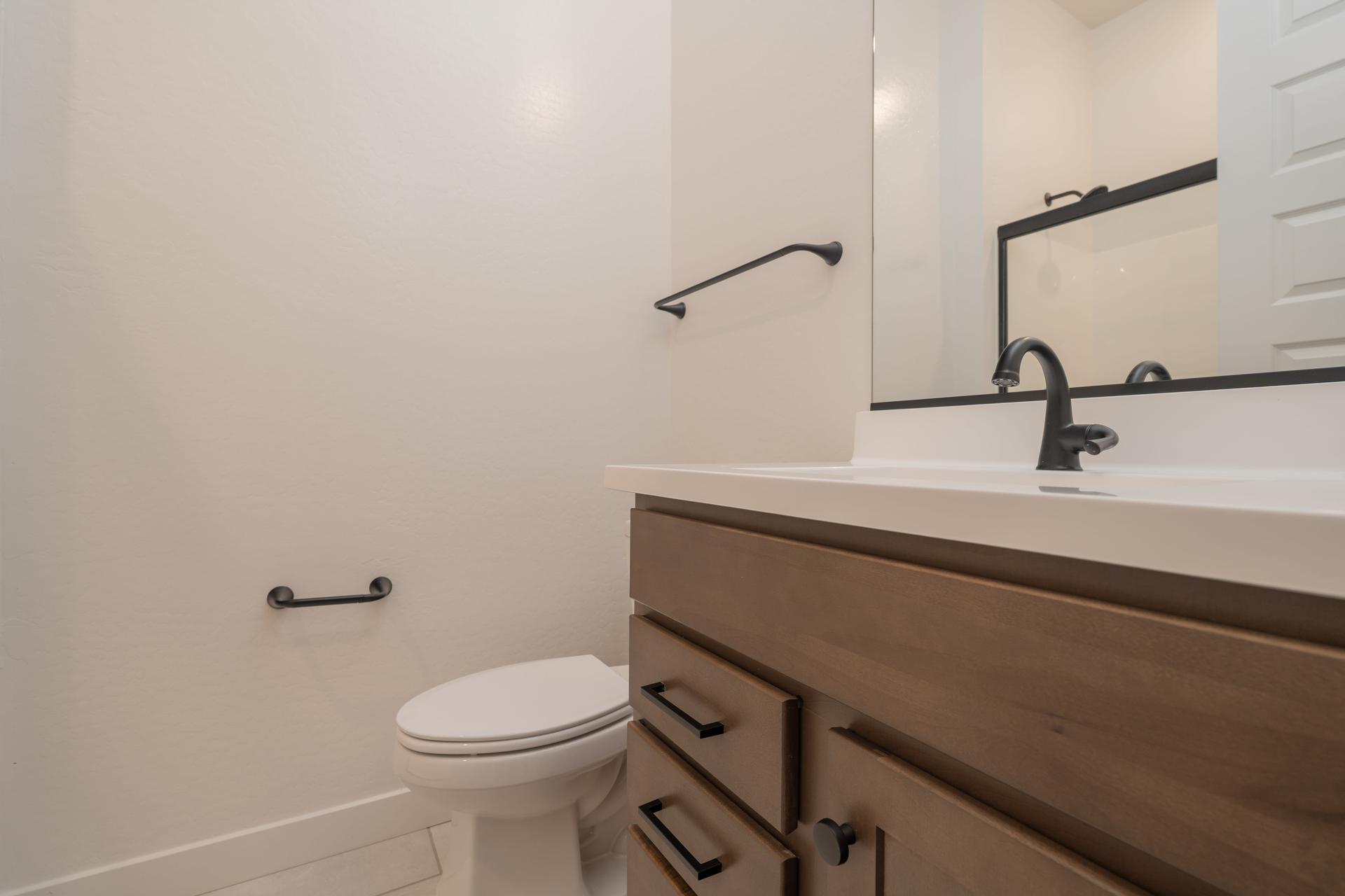 2589 E Alfonso Dr