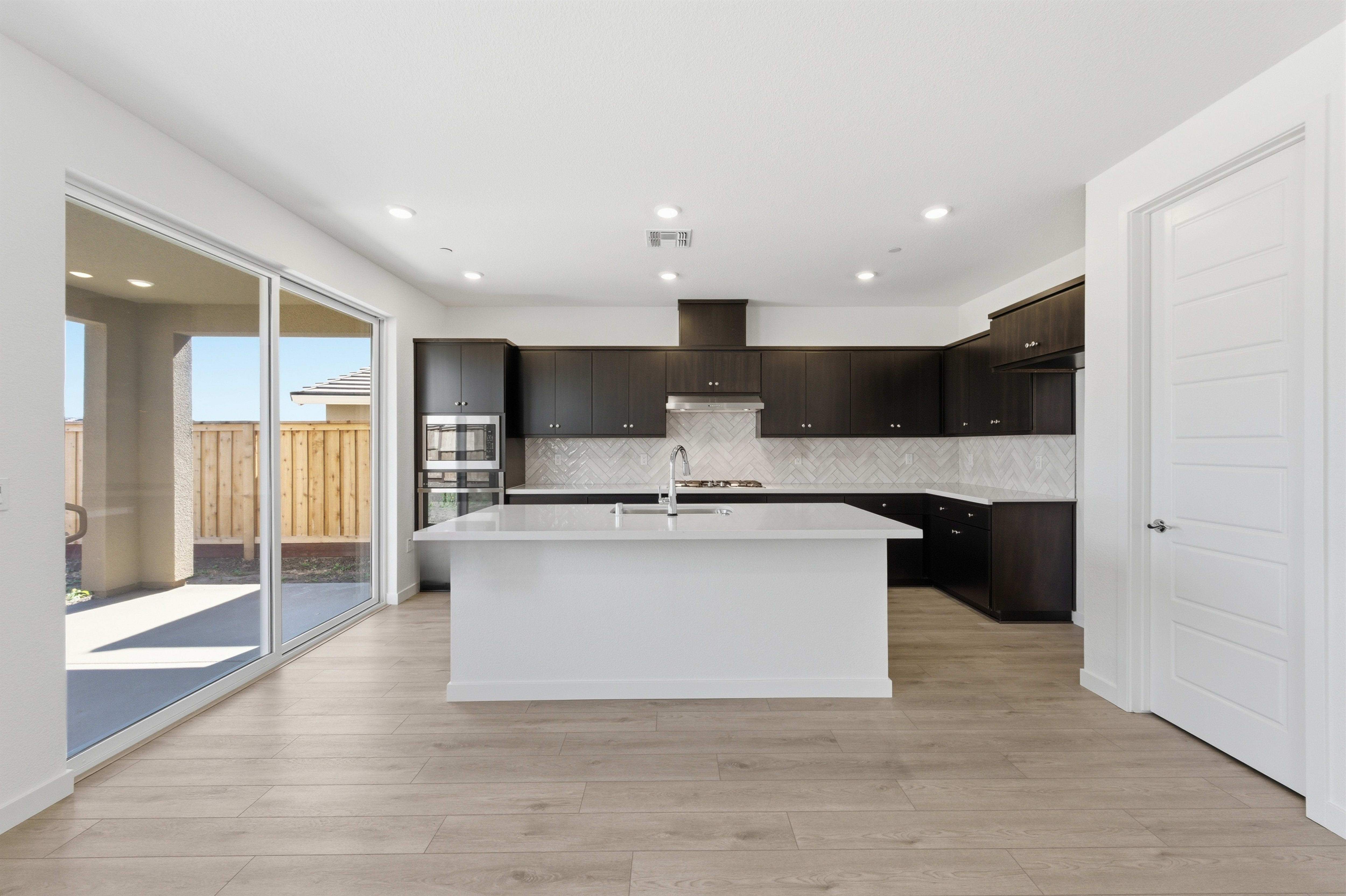 227 W Pasqua Glen