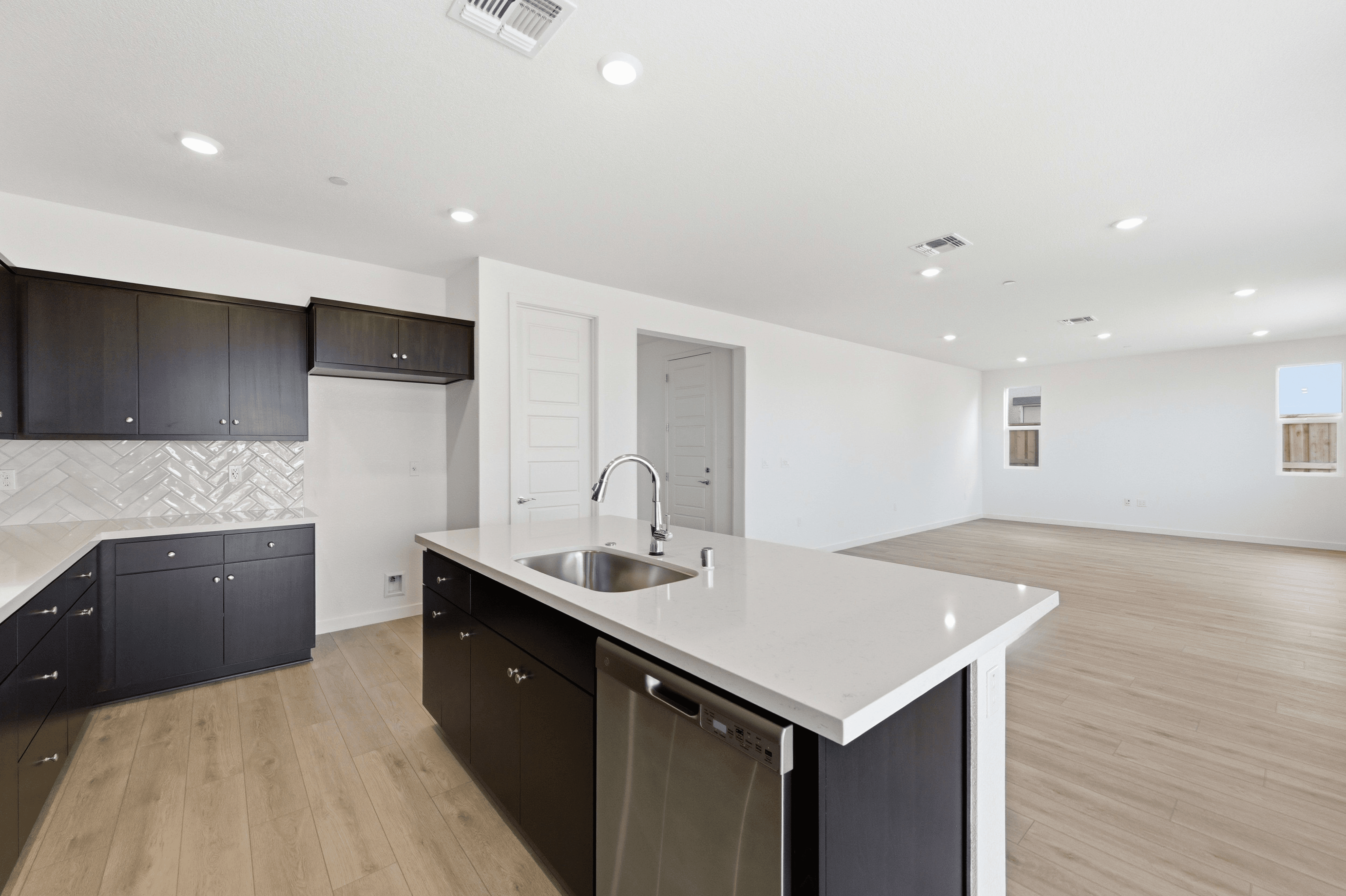 227 W Pasqua Glen