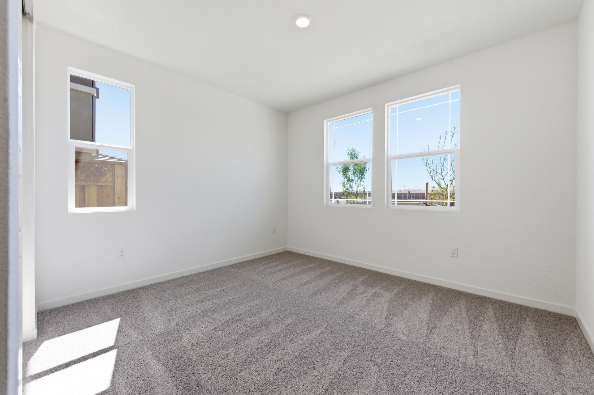 227 W Pasqua Glen