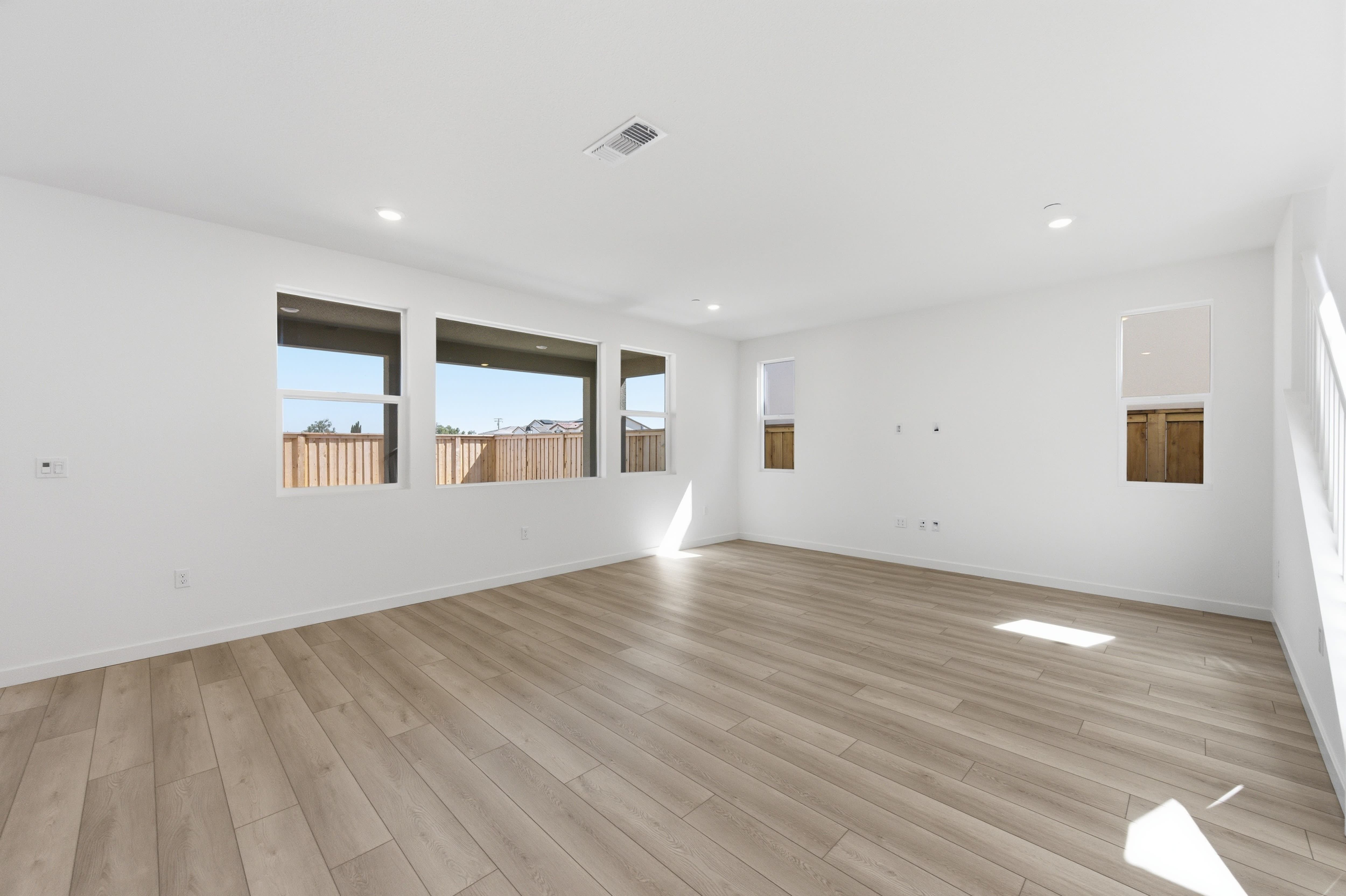 215 W Pasqua Glen