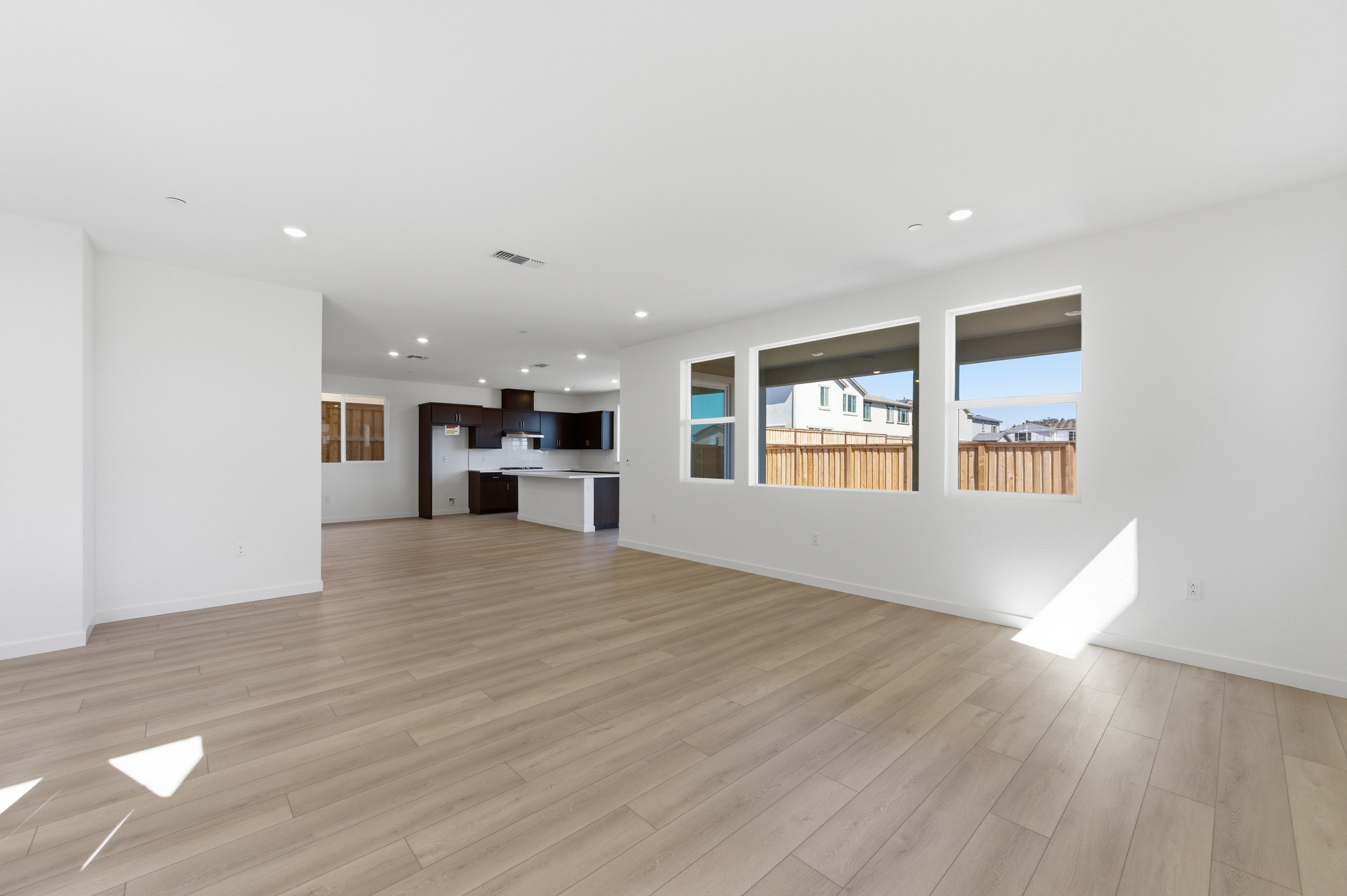 215 W Pasqua Glen
