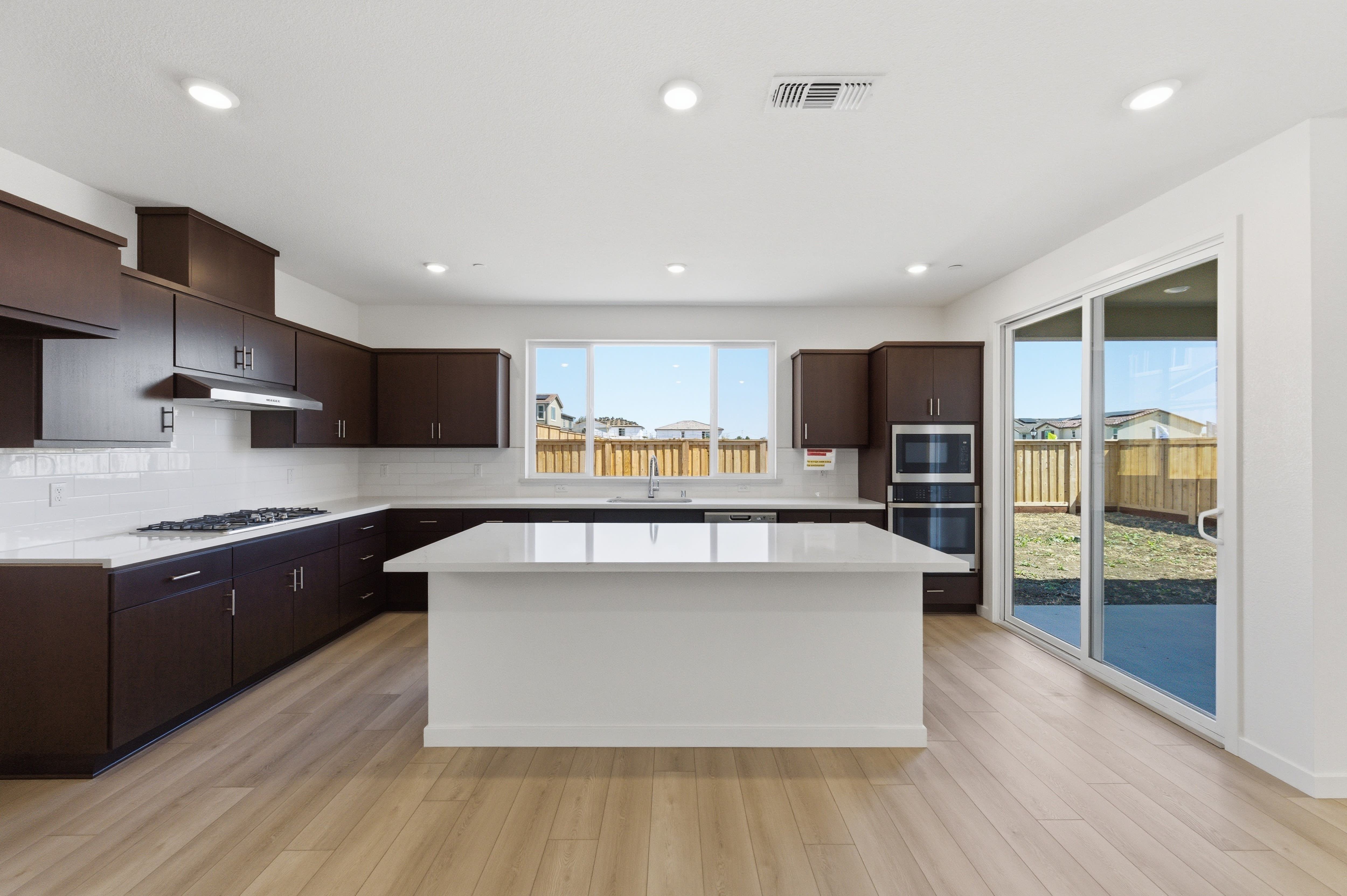 215 W Pasqua Glen