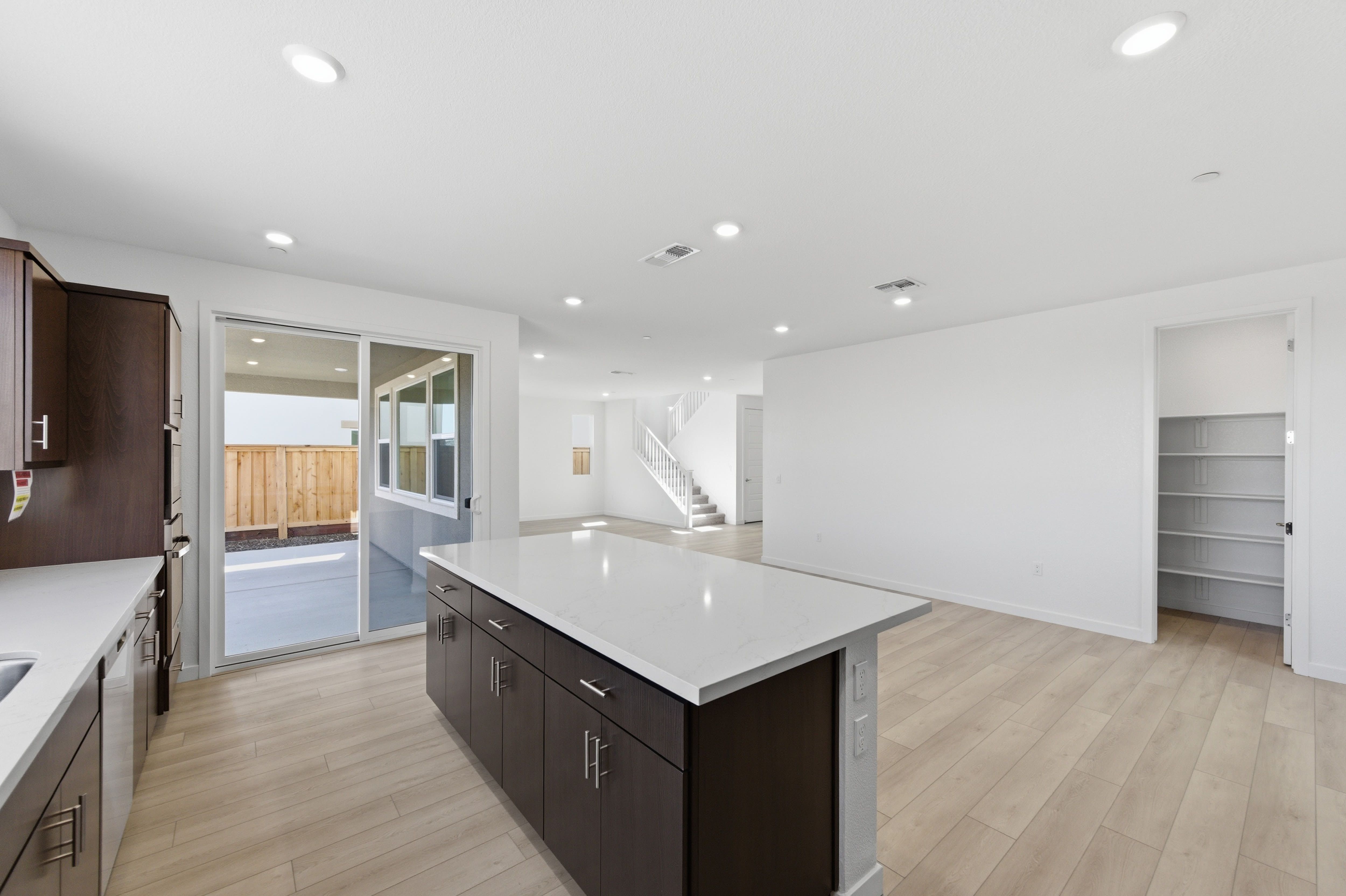 215 W Pasqua Glen