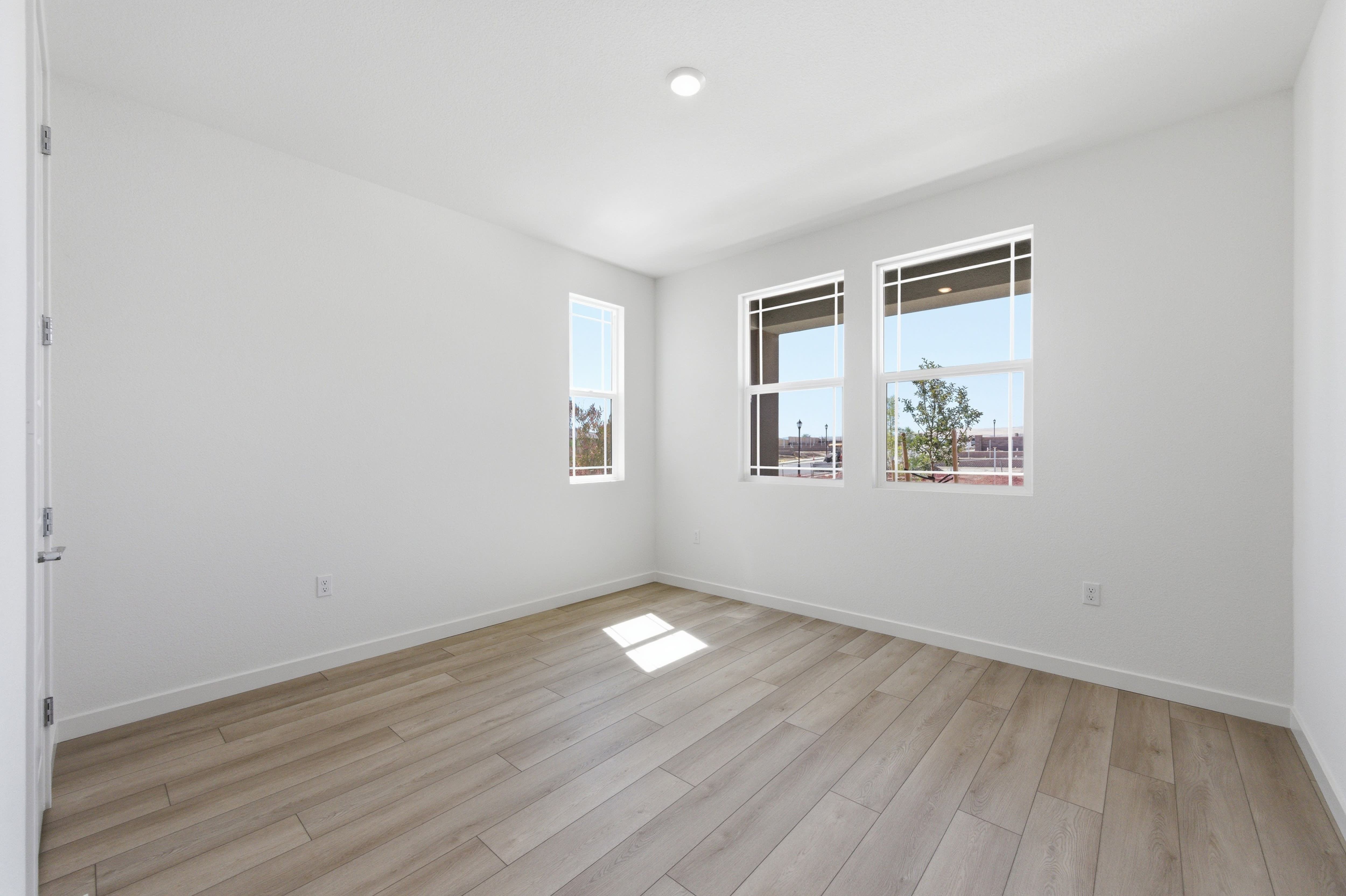 215 W Pasqua Glen