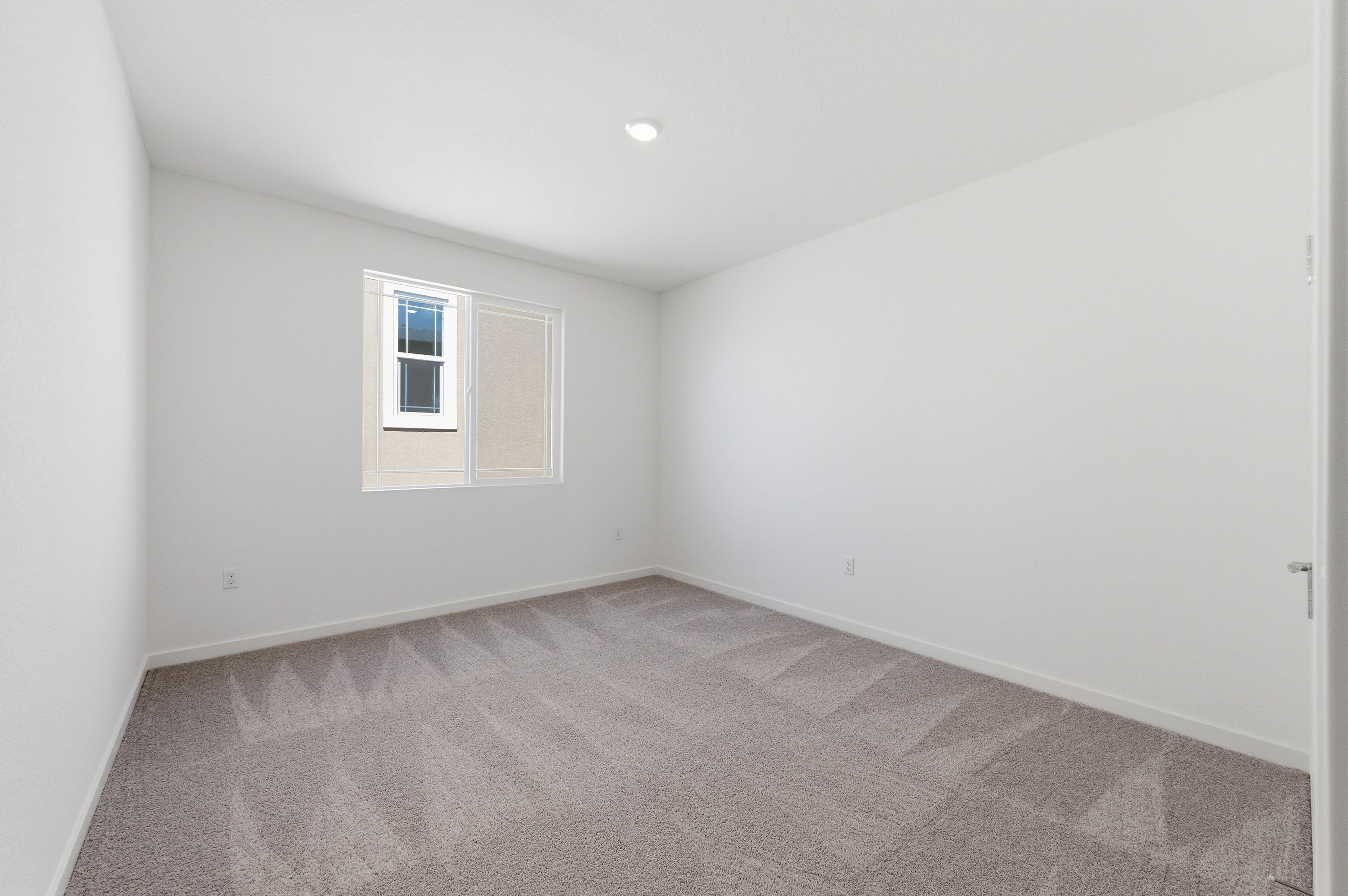 215 W Pasqua Glen