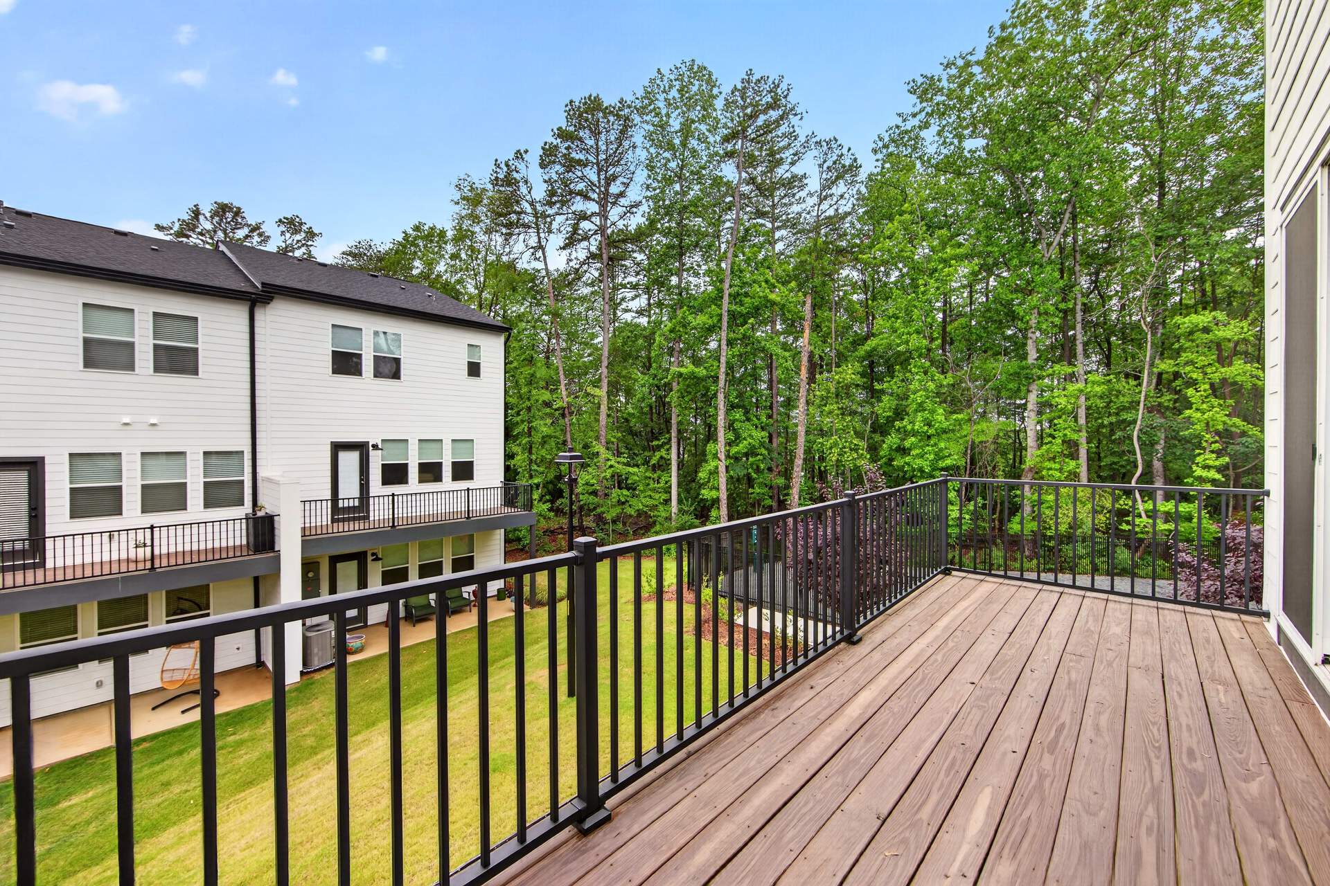 921 Archway Ln