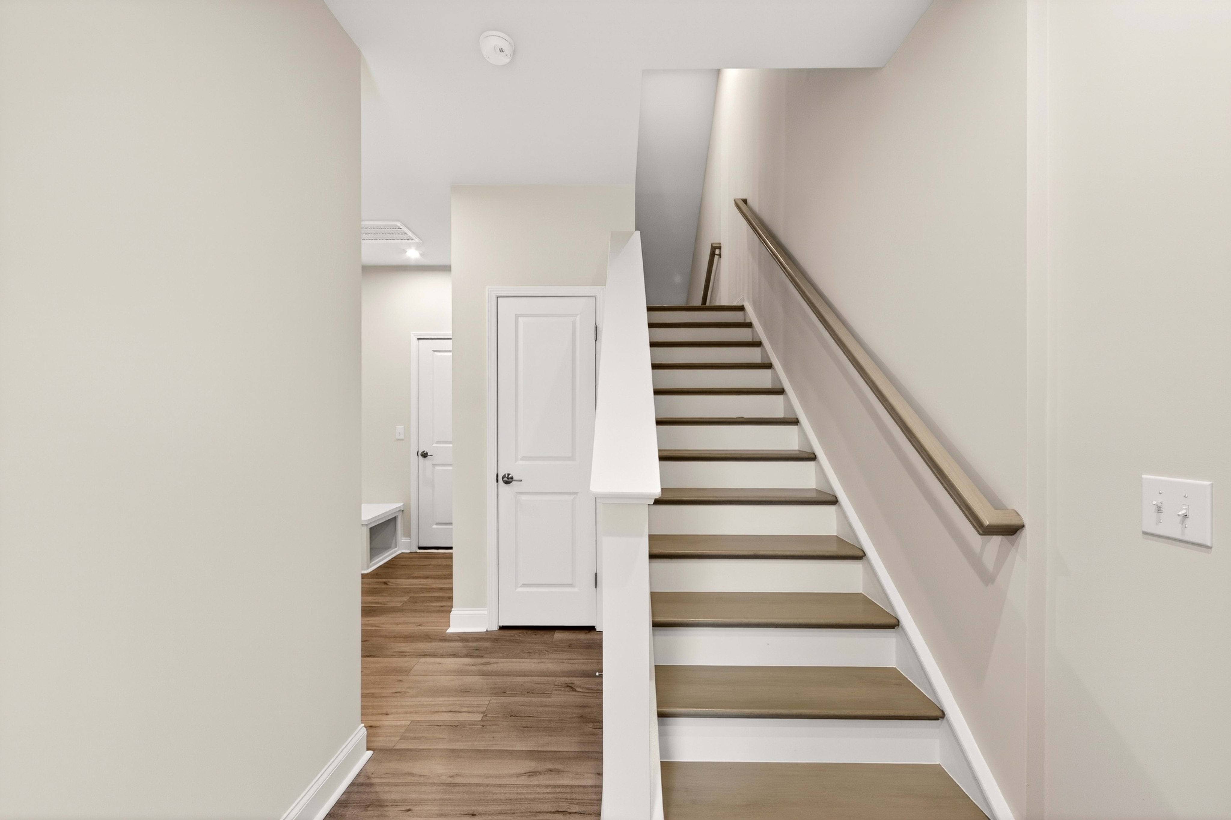 921 Archway Ln
