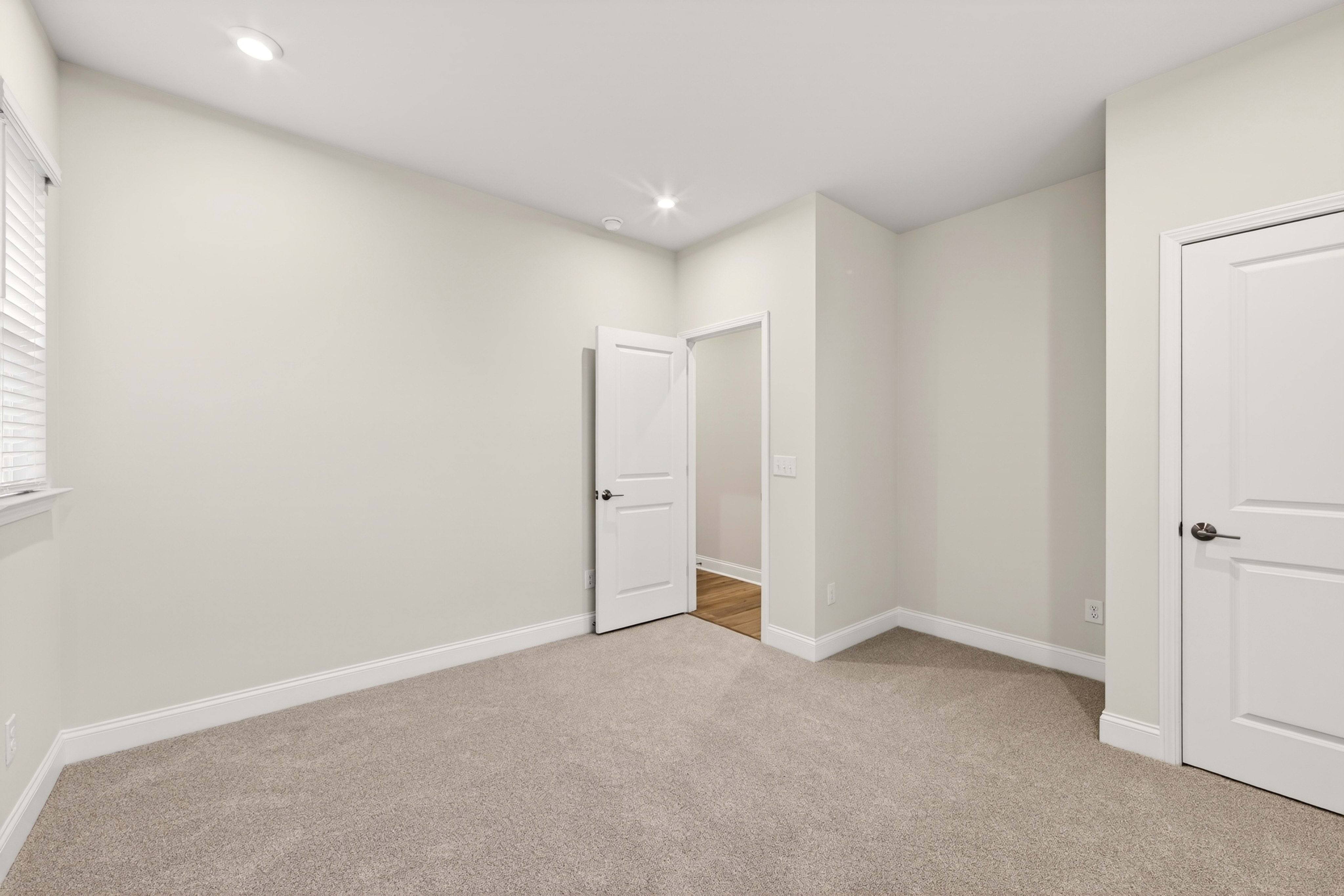 921 Archway Ln