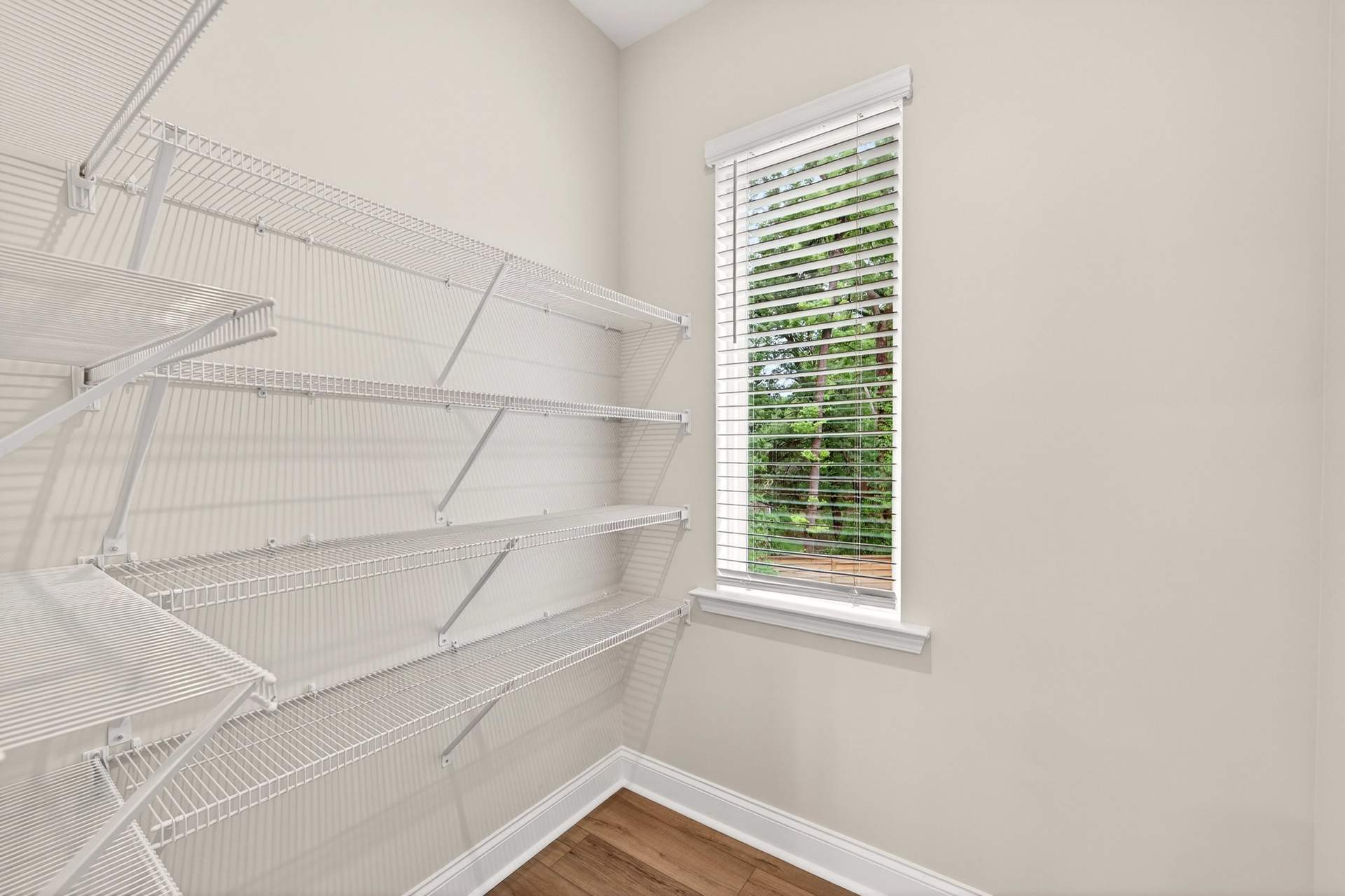 921 Archway Ln