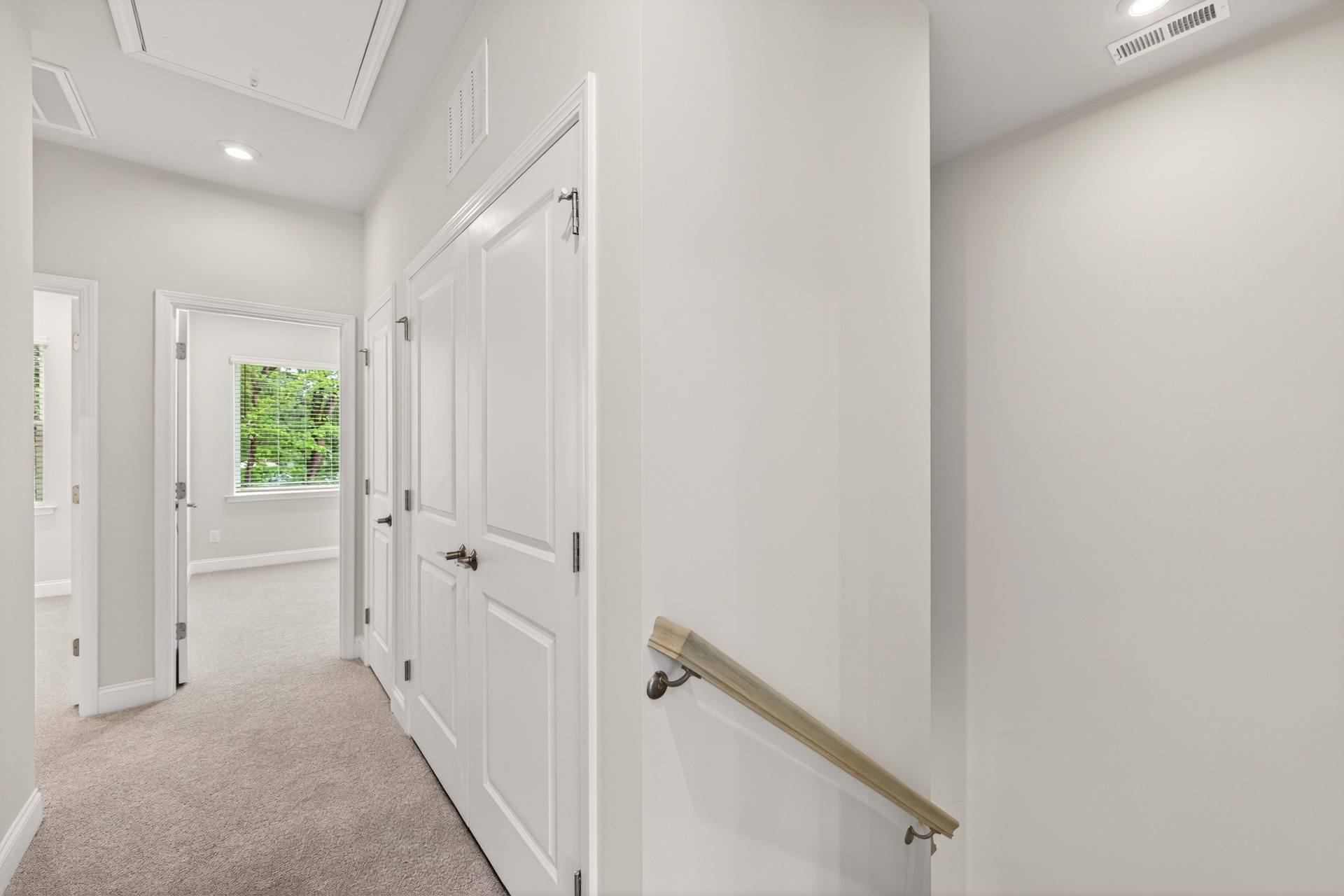 921 Archway Ln