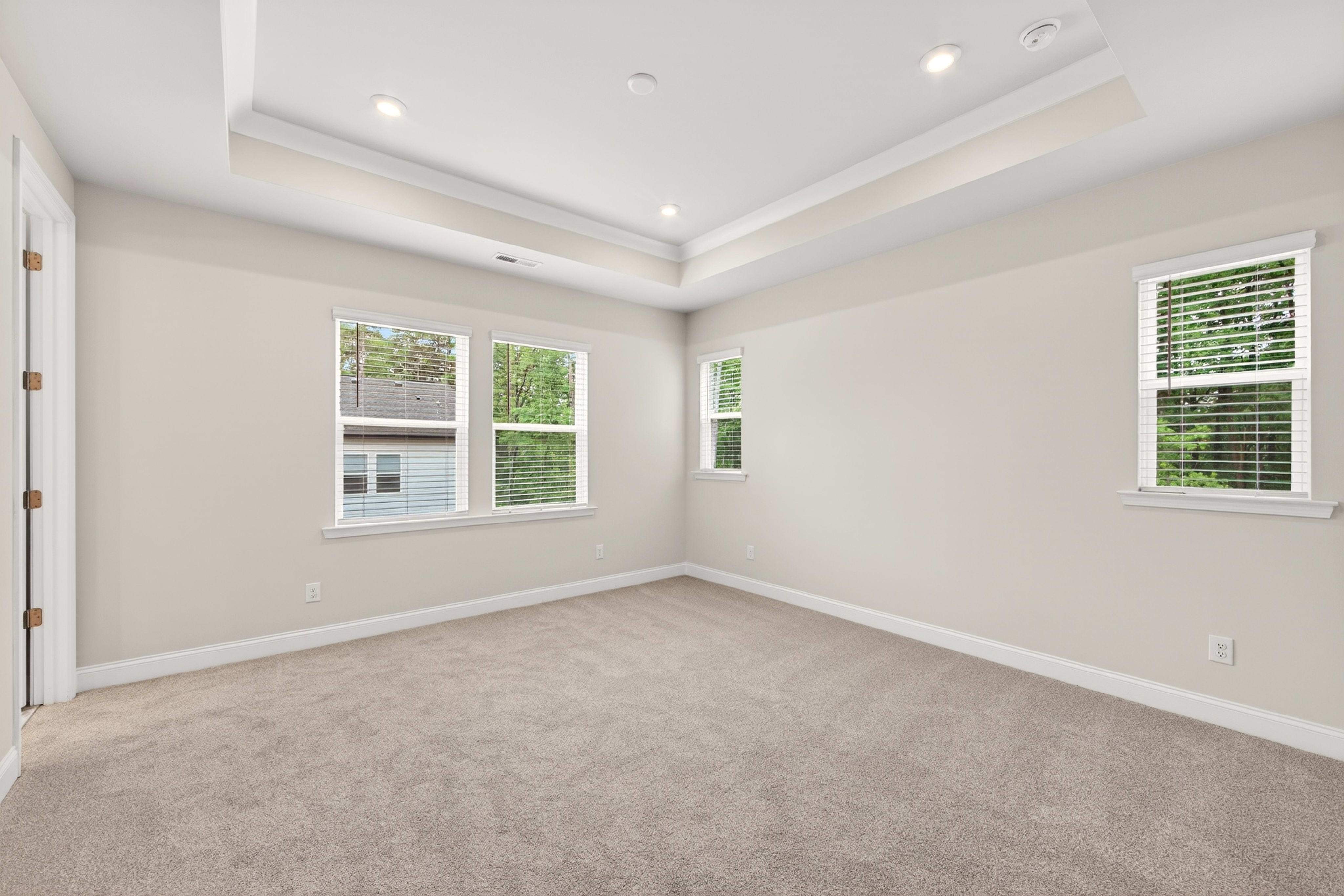 921 Archway Ln