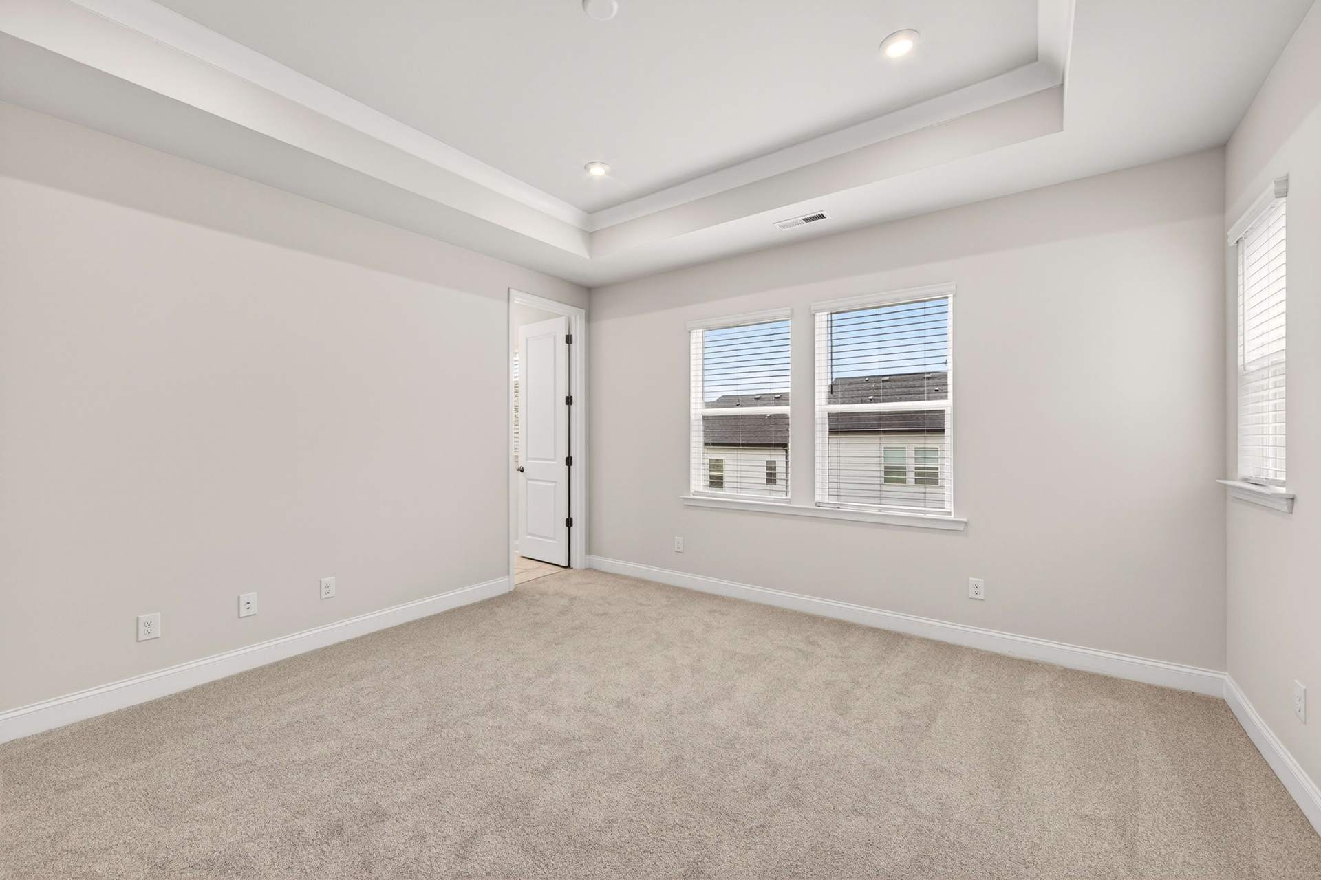 921 Archway Ln