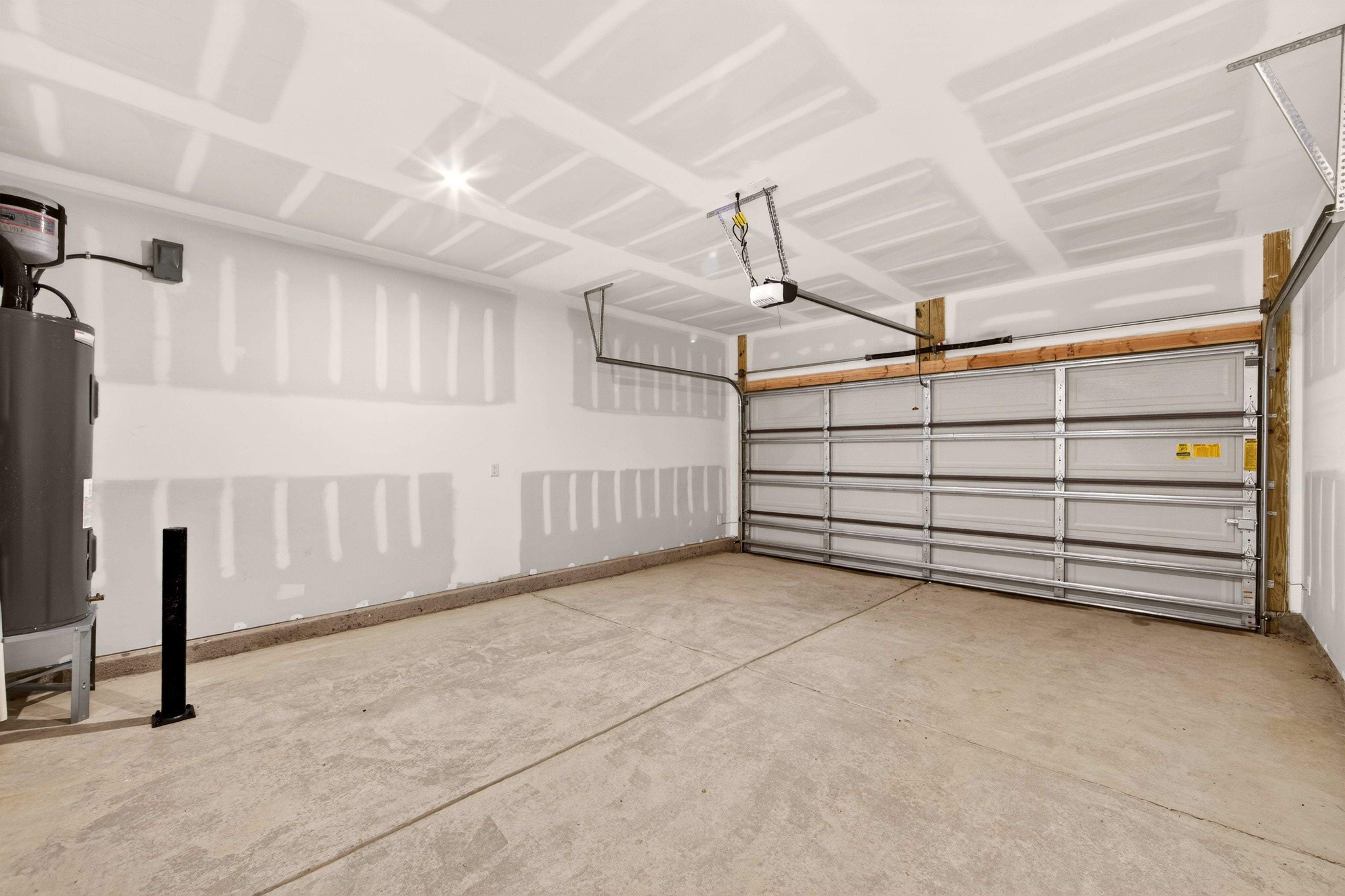 921 Archway Ln