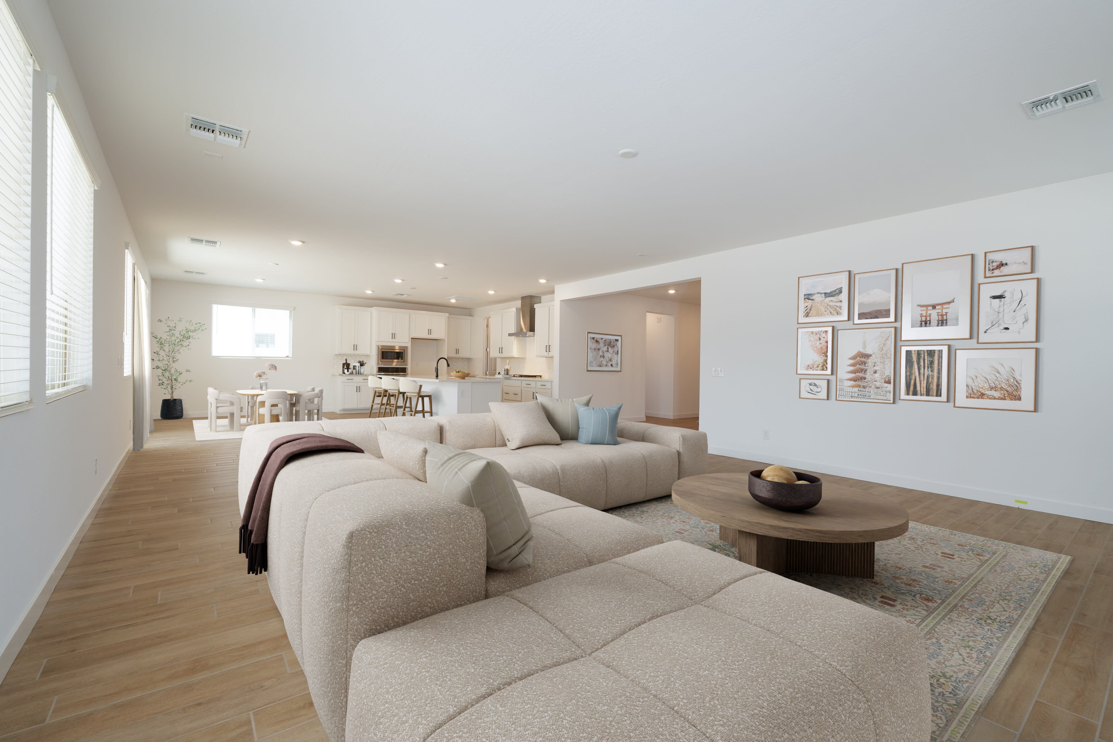 40113 N ALAMEDA DR