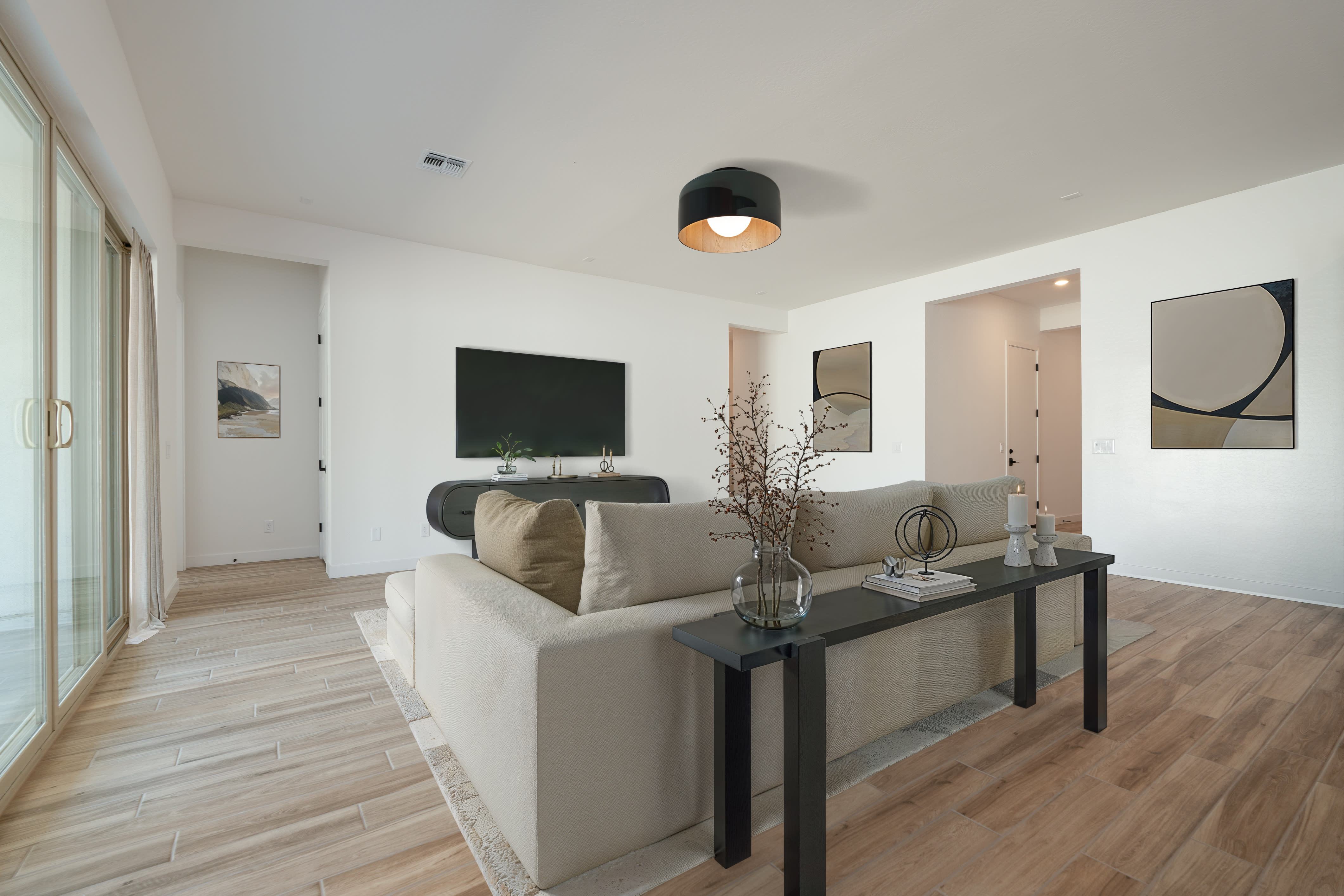 40165 N ALAMEDA DR