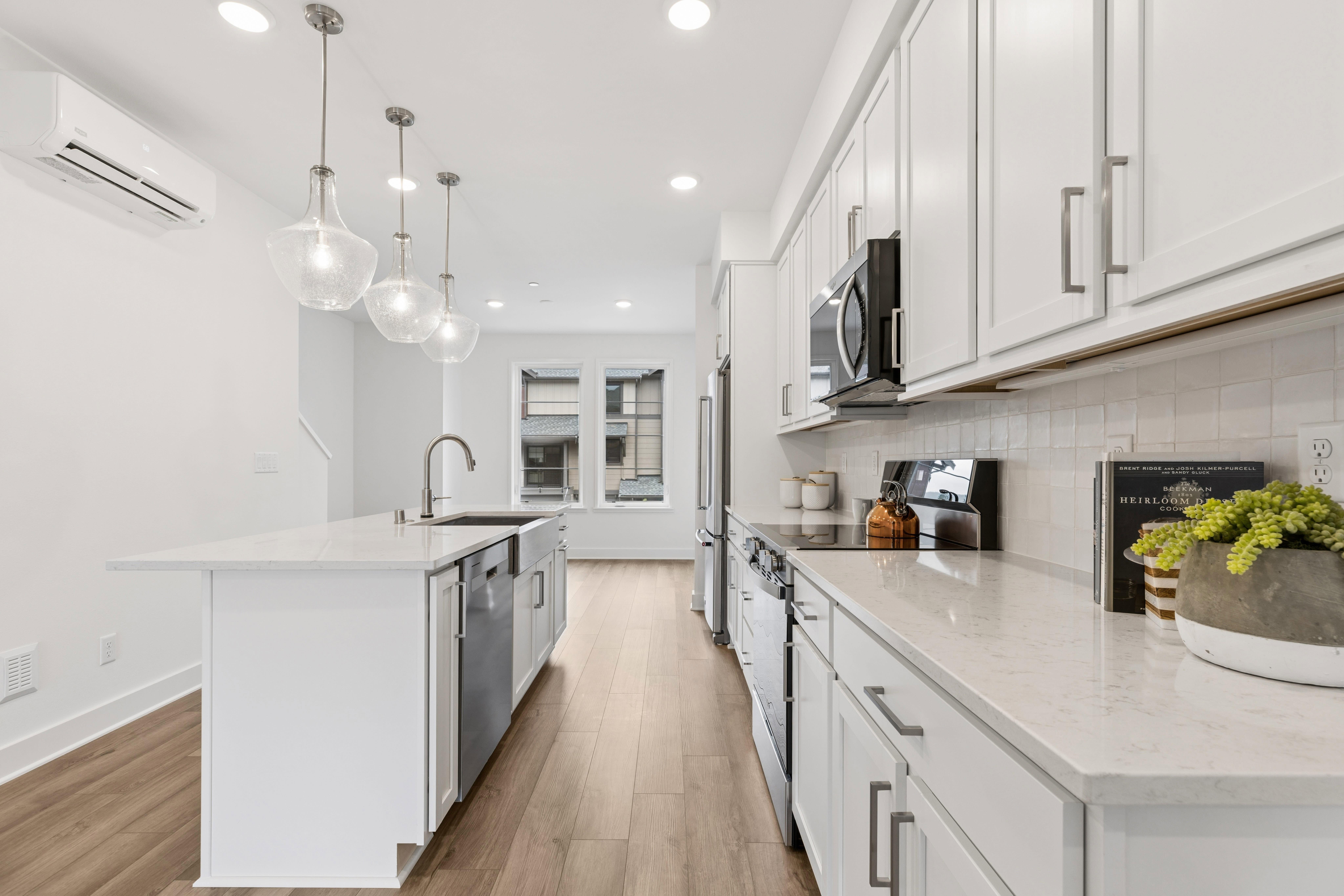 1952 SE 12TH ST