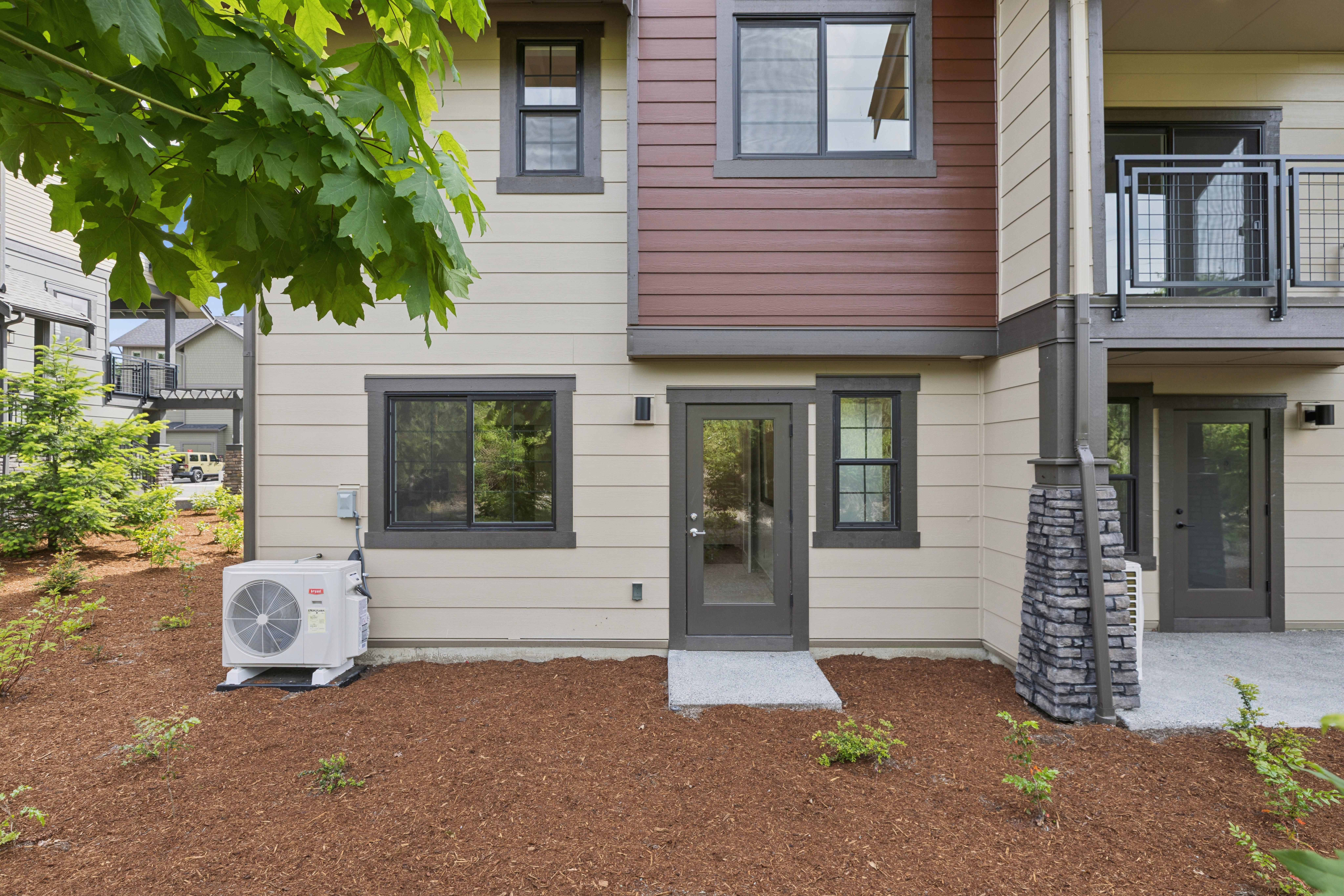 1956 SE 12TH ST
