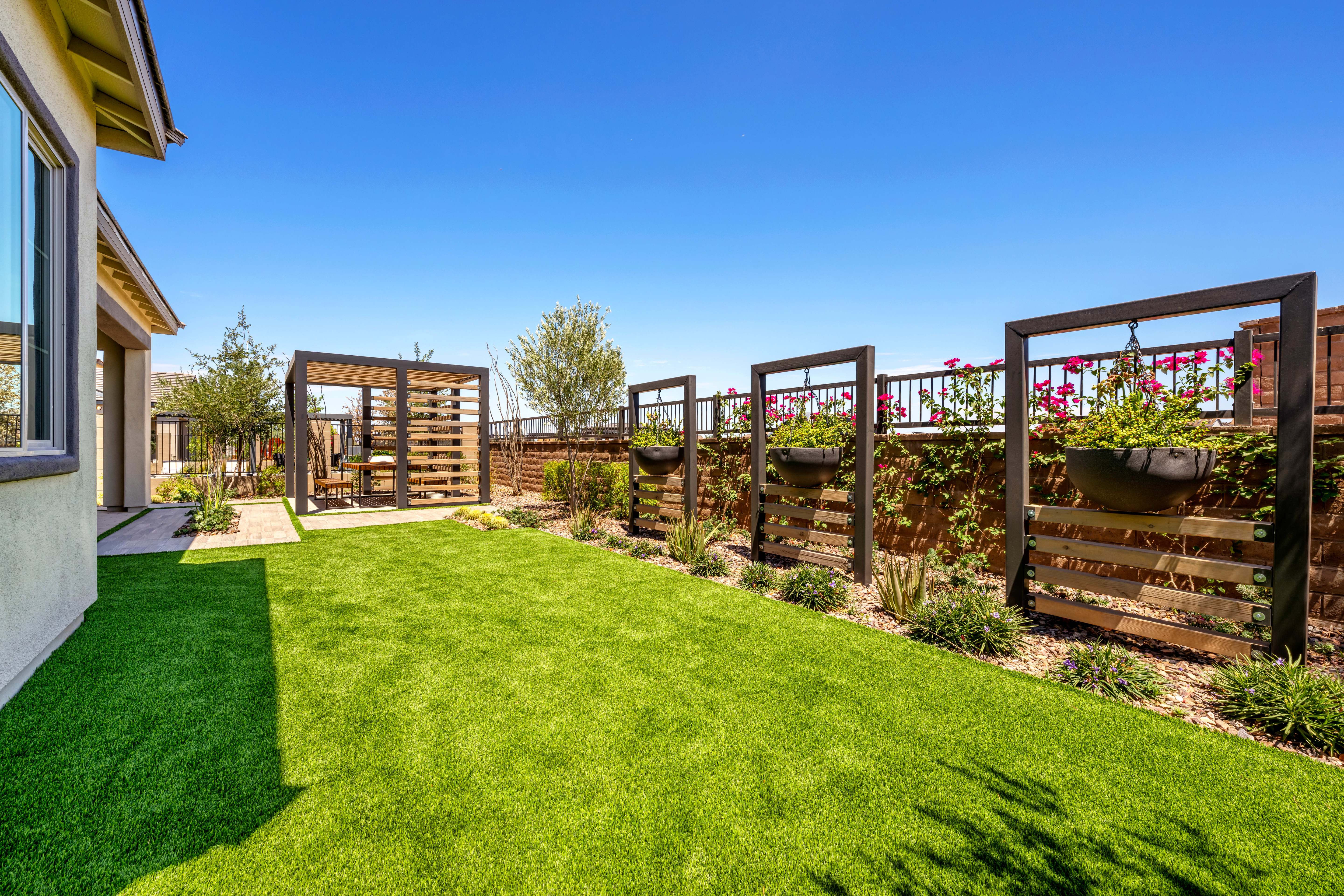 1466 E Coconino Way