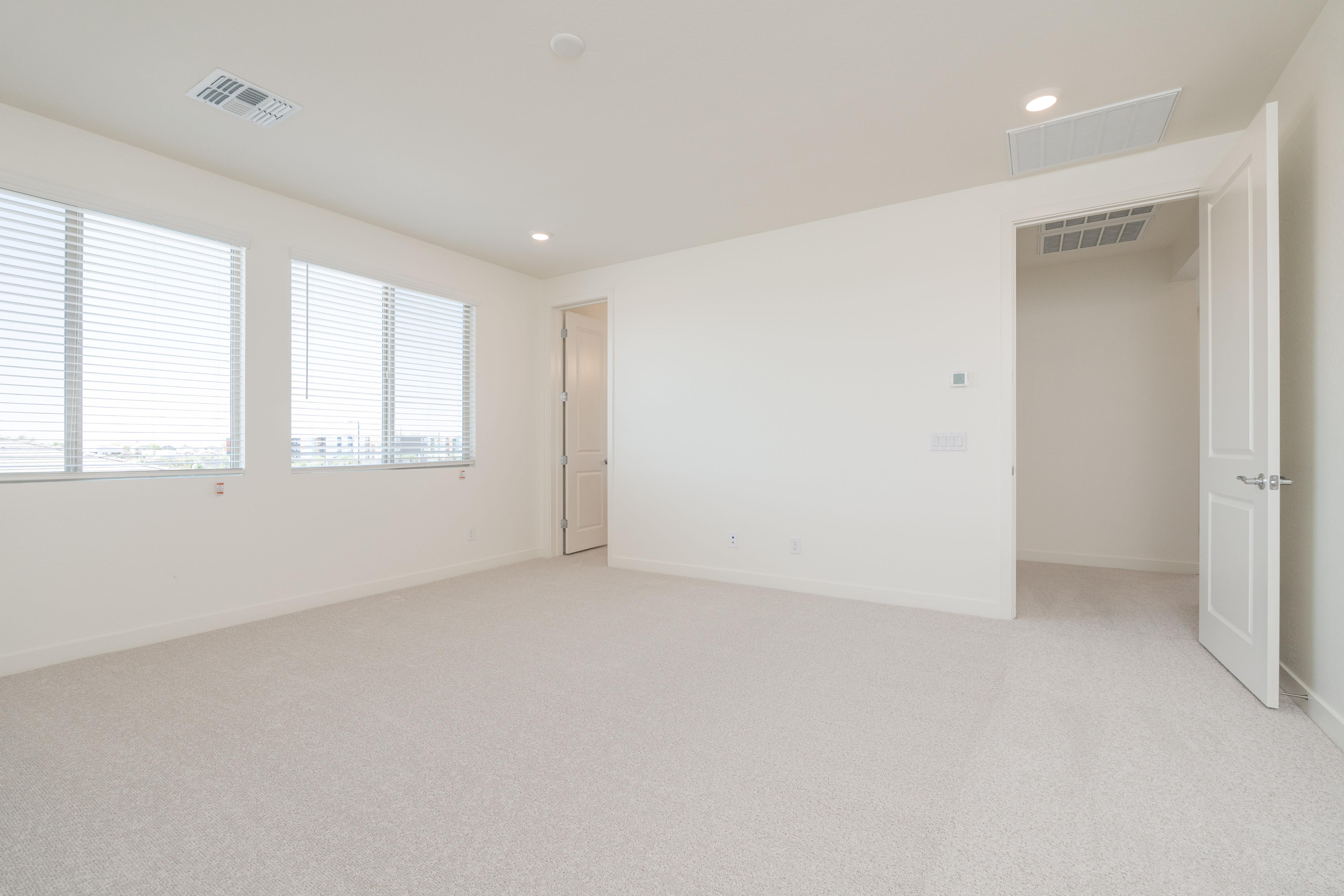 337 E LINDO LN