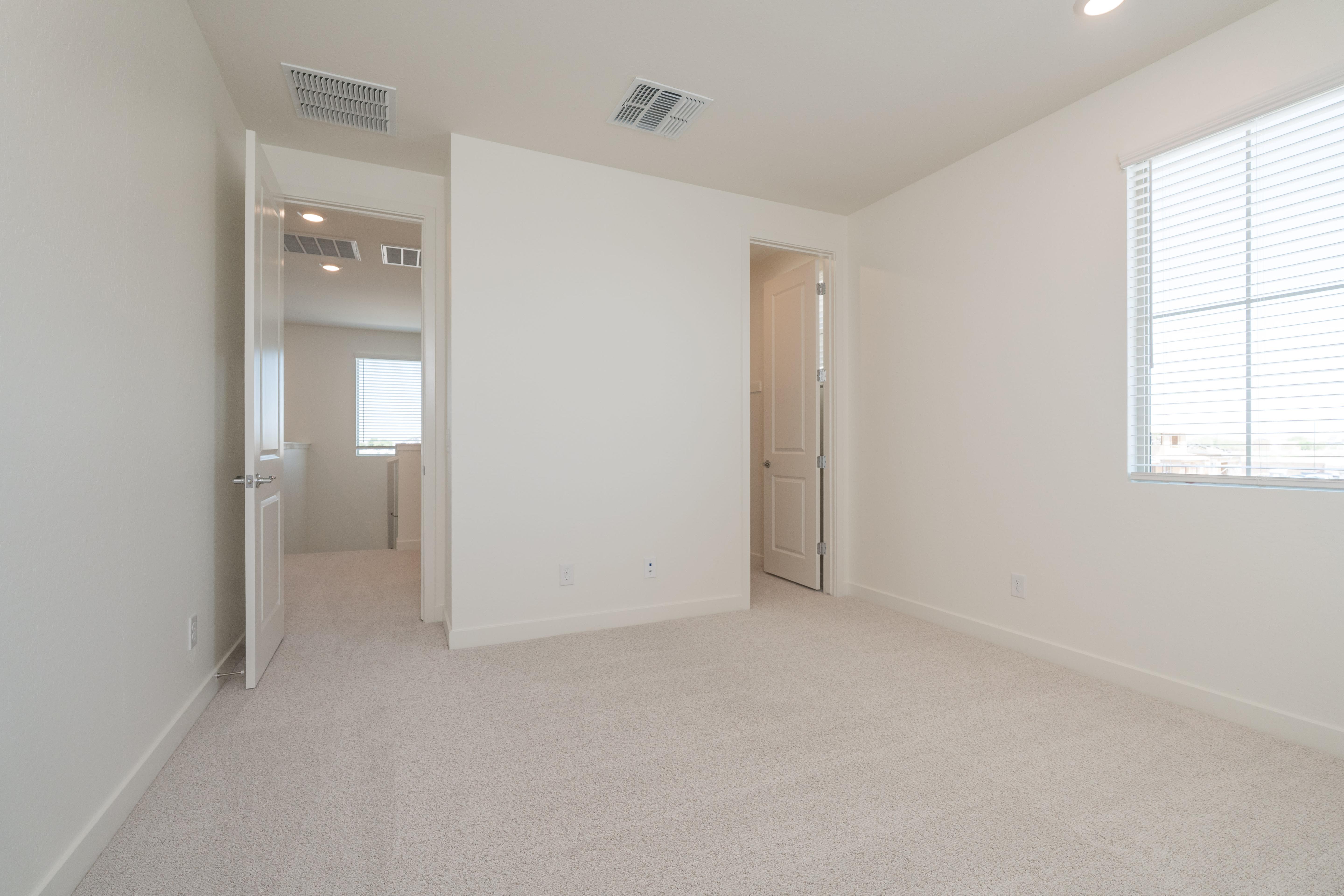 337 E LINDO LN