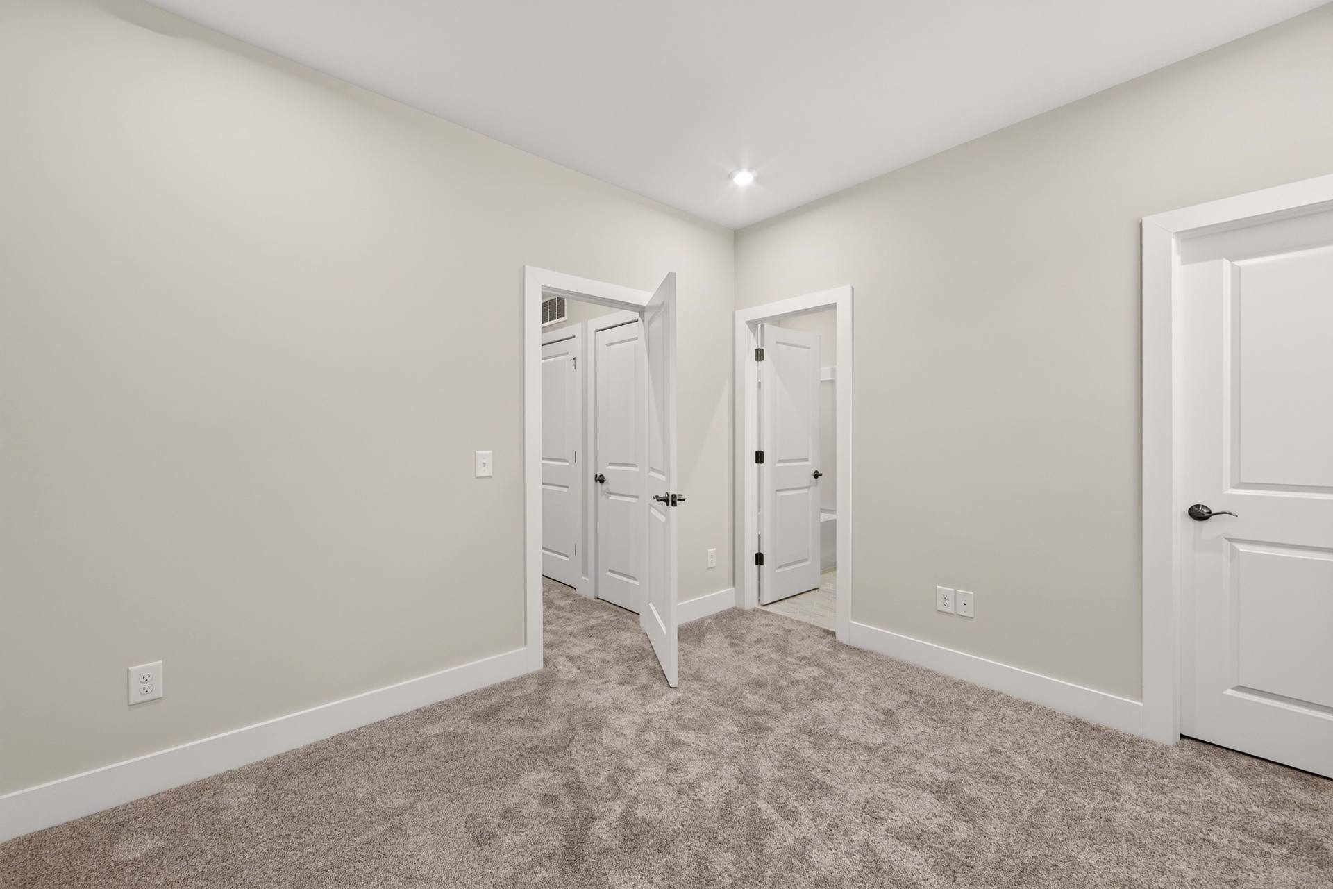 1530 Levy Way