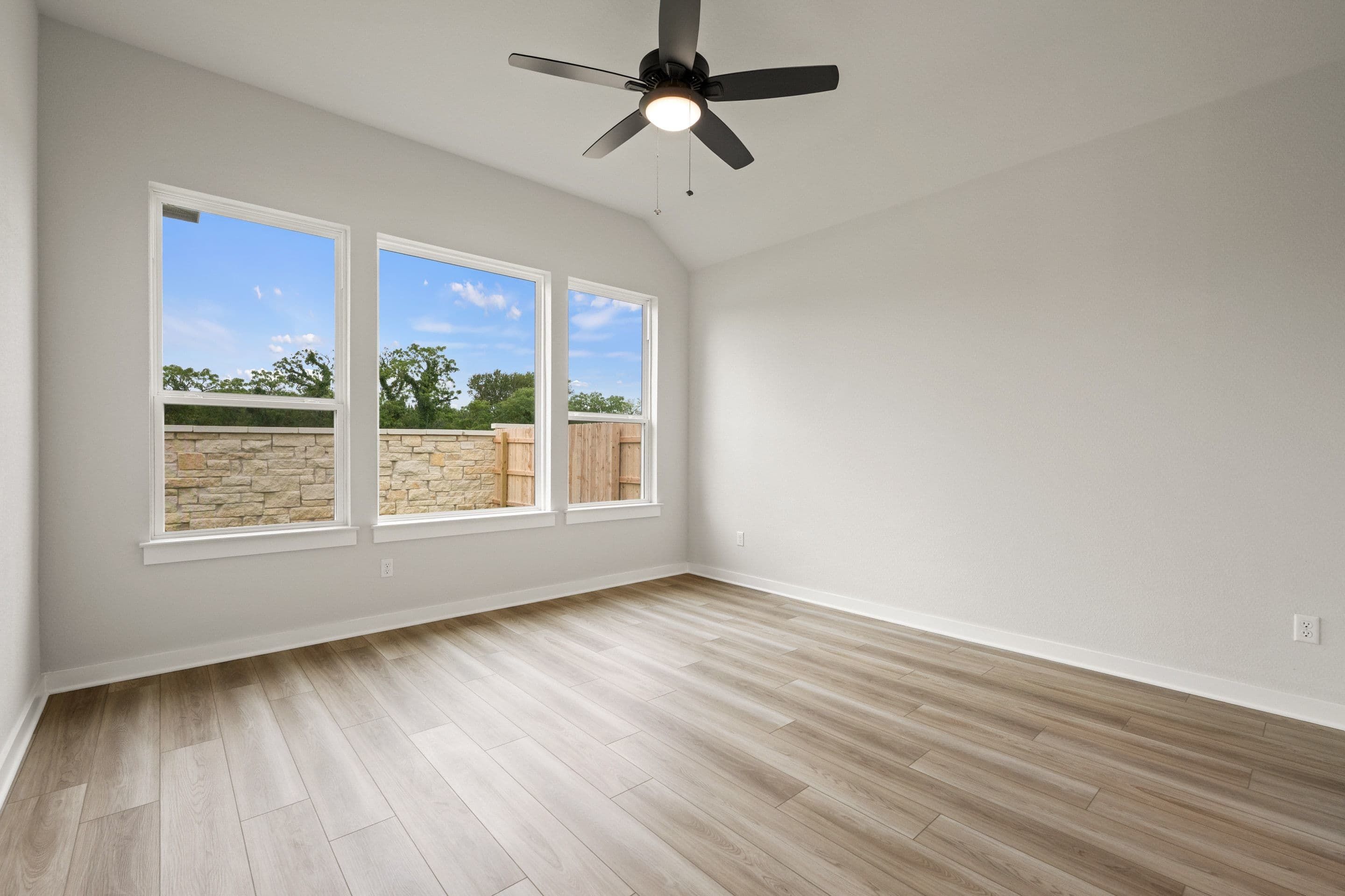 10728 Worth Lane