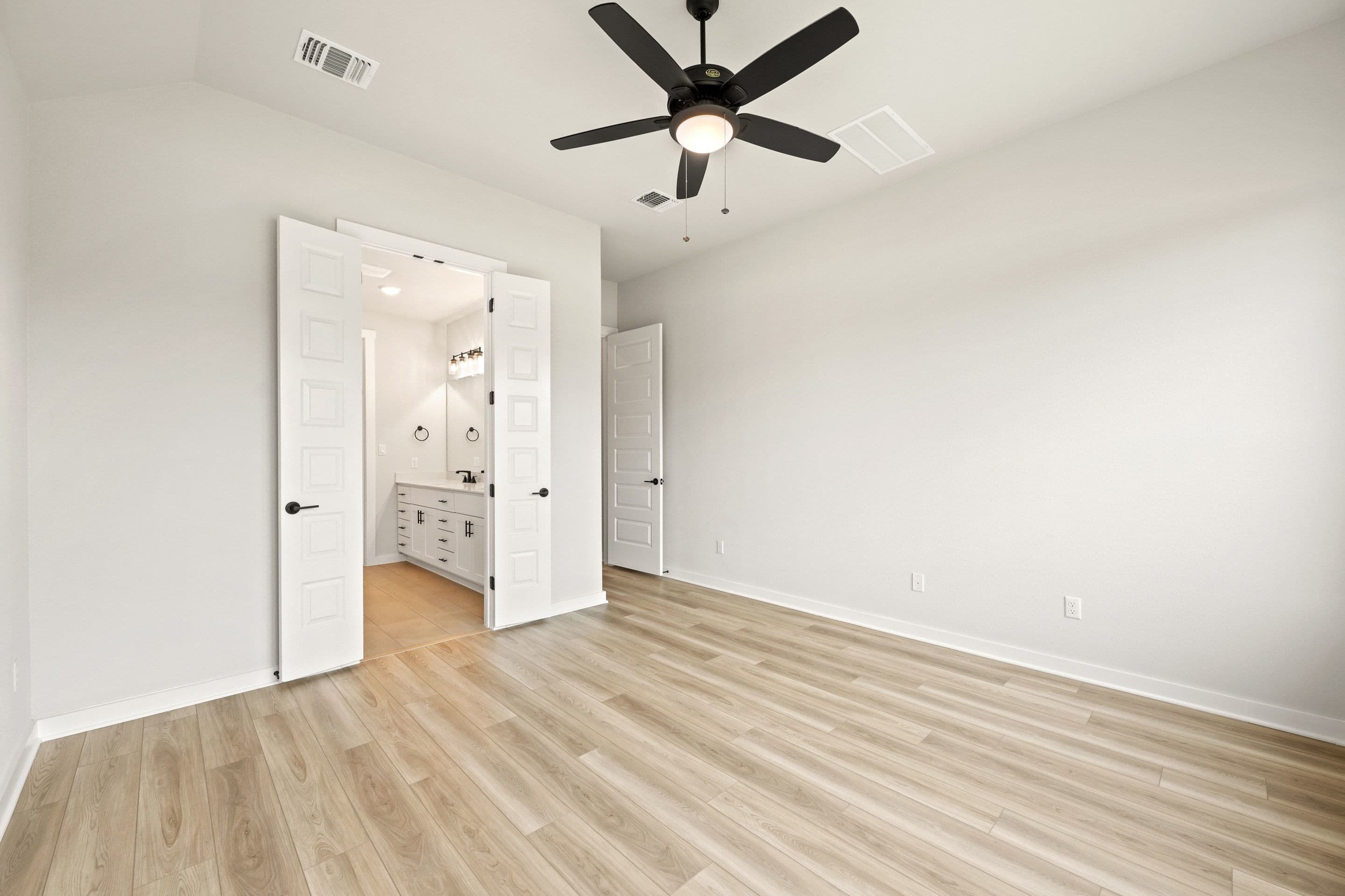 10728 Worth Lane