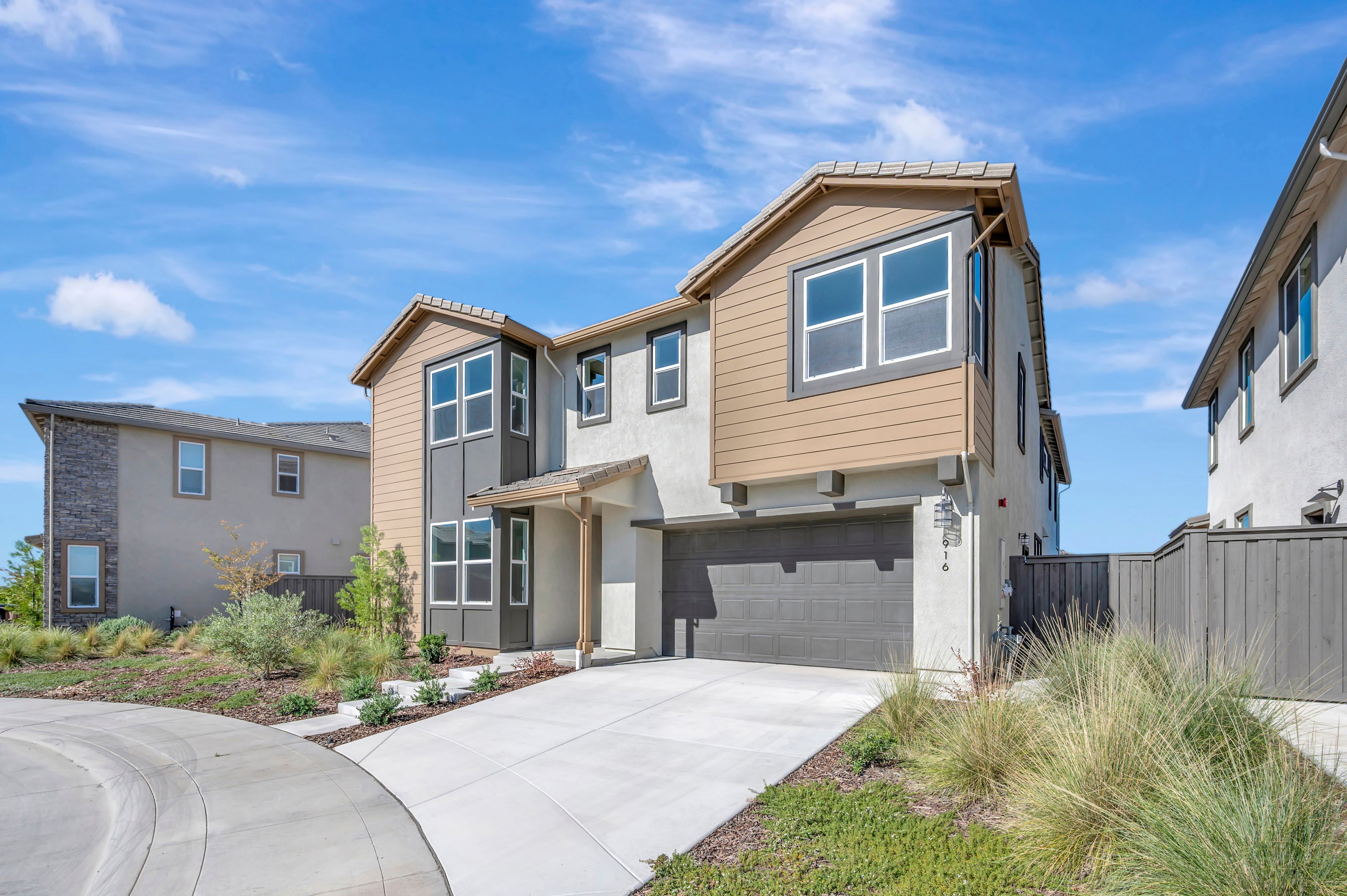 916 Caprock Lane