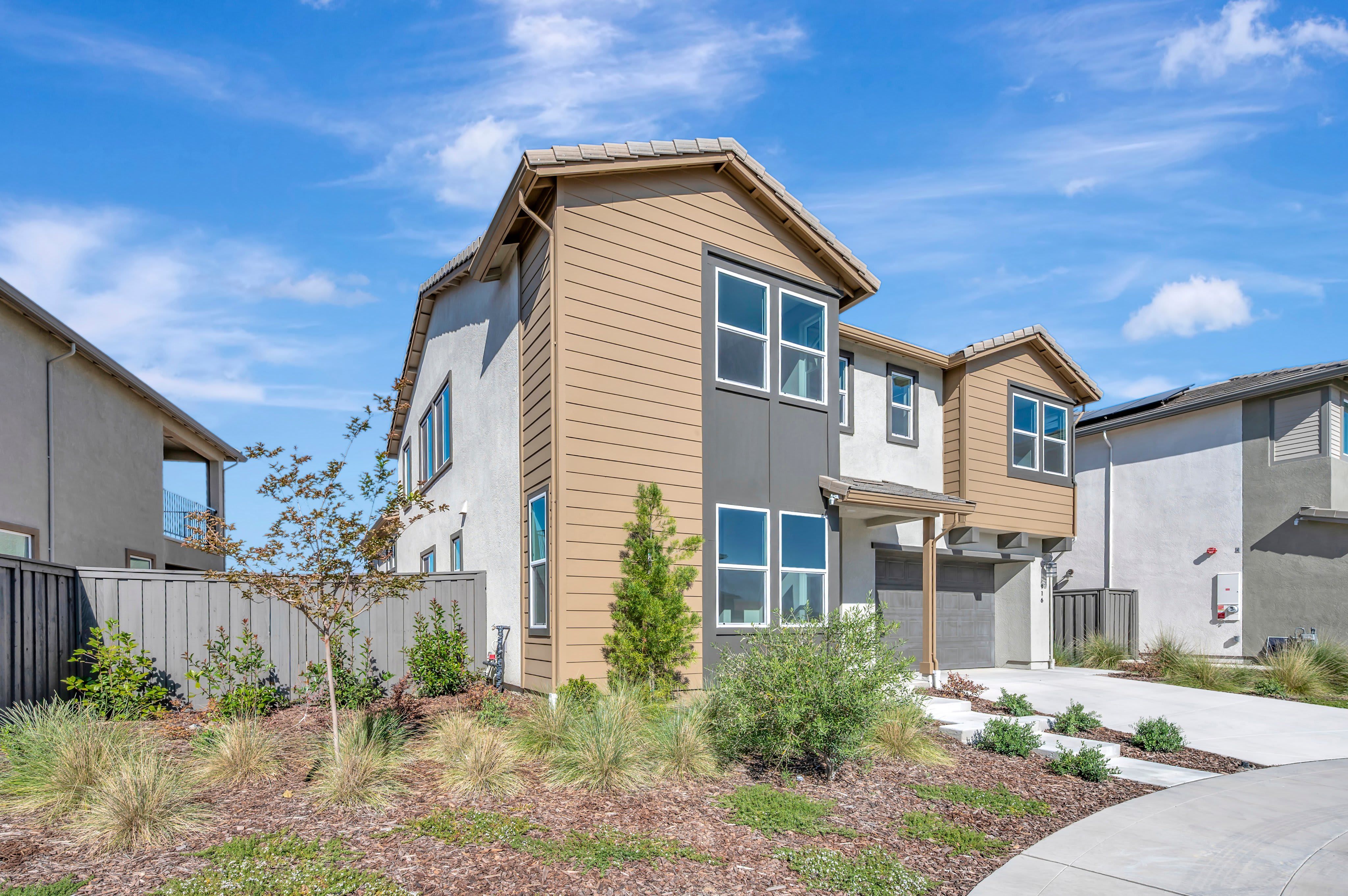 916 Caprock Lane