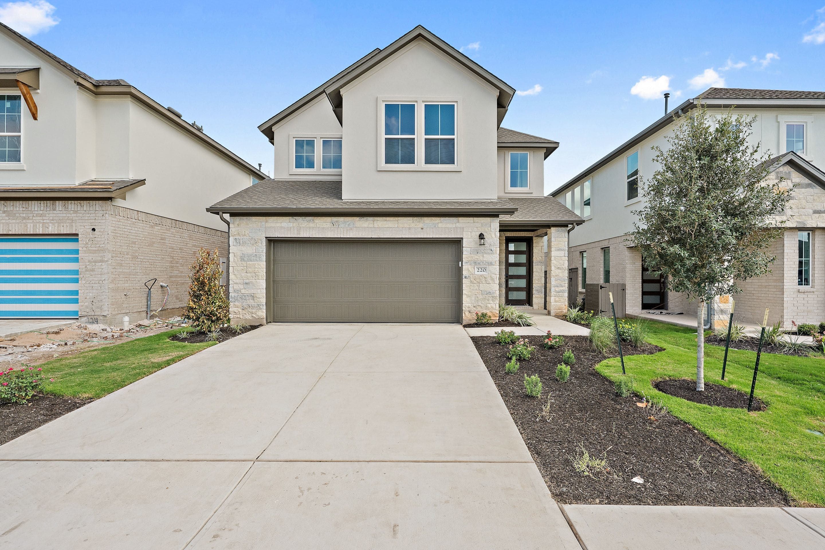 220 Bloomington Loop (Lantana)