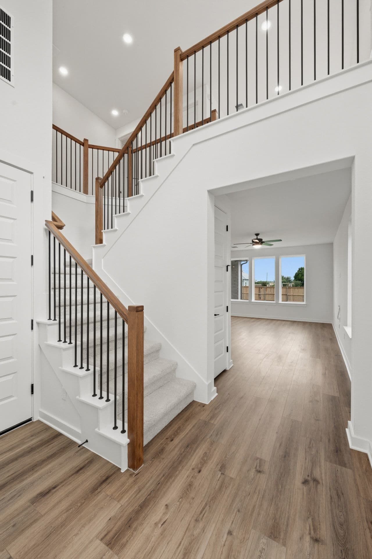 220 Bloomington Loop