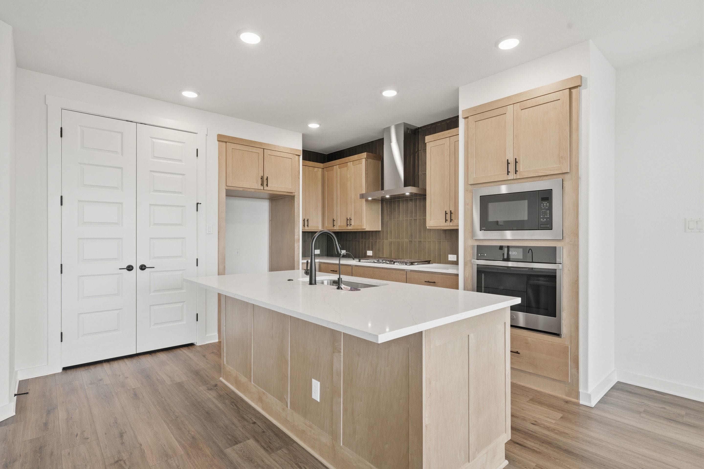 220 Bloomington Loop