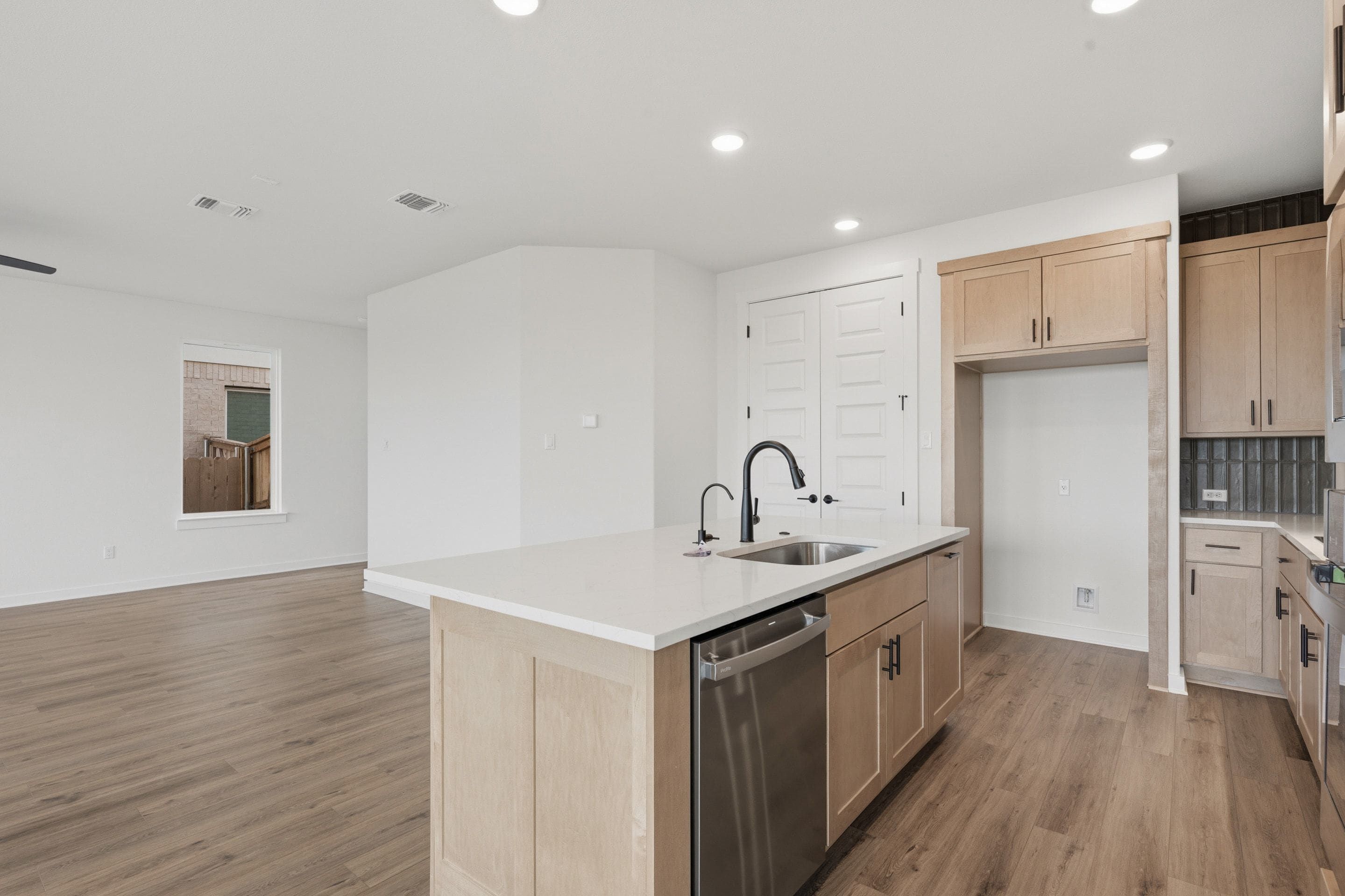220 Bloomington Loop
