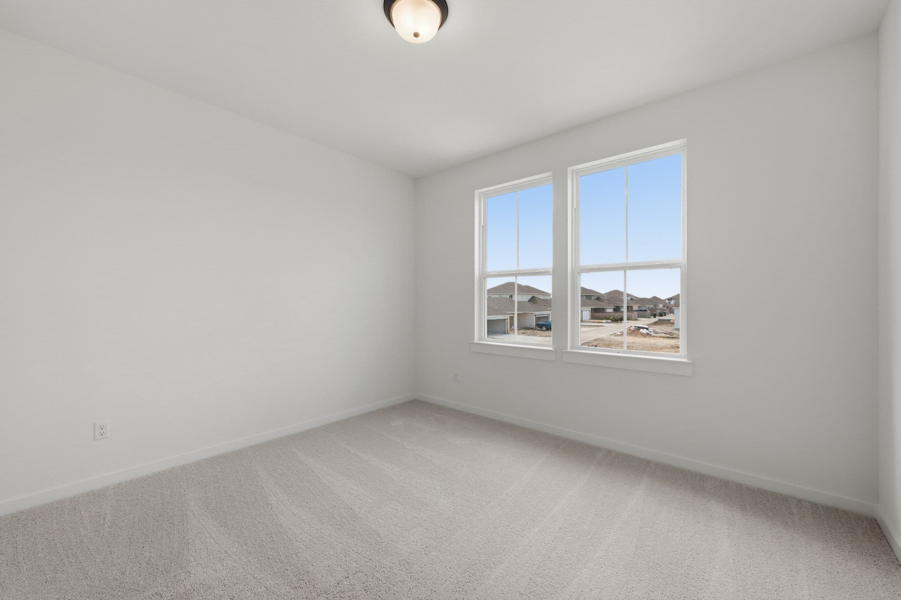 220 Bloomington Loop