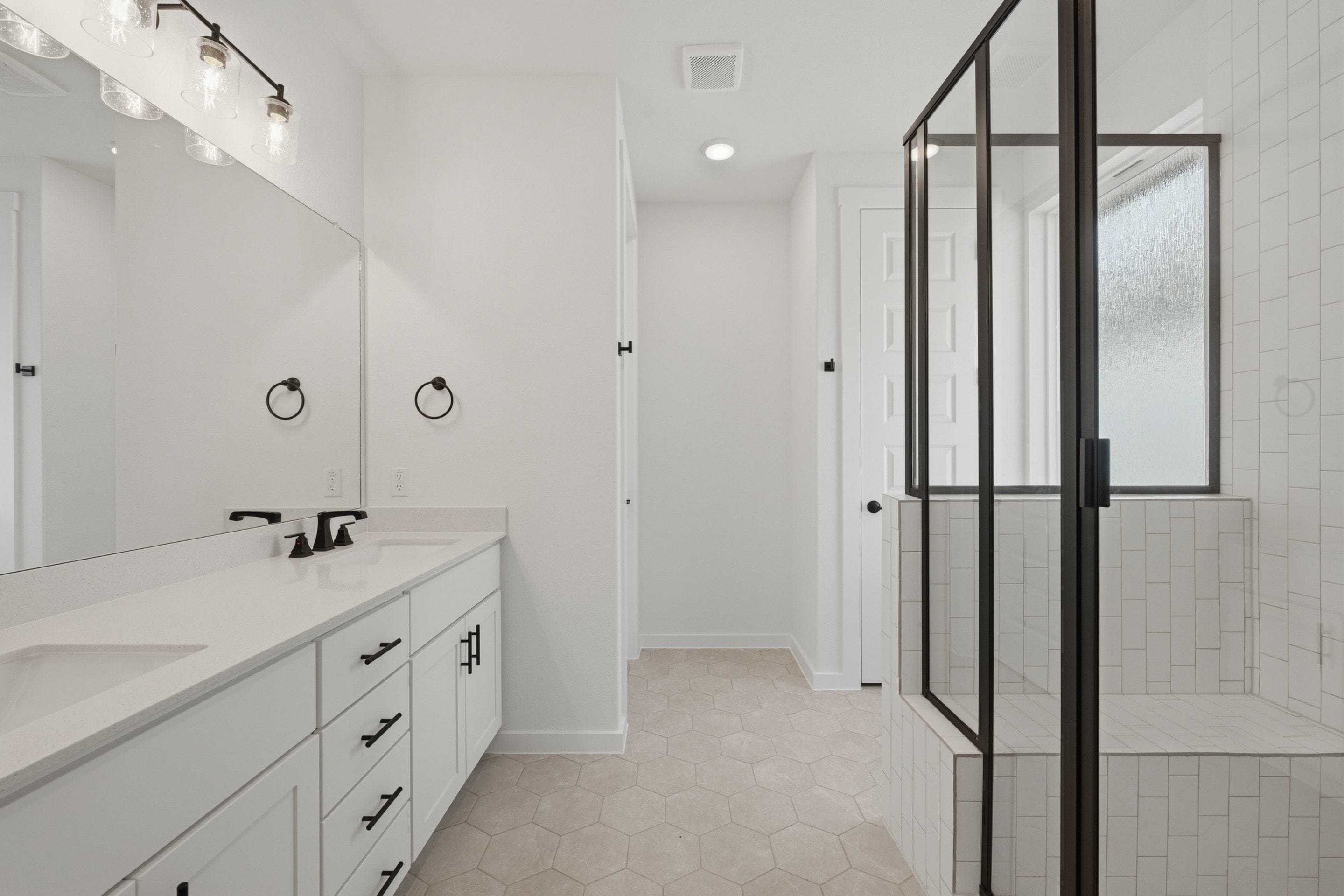 220 Bloomington Loop