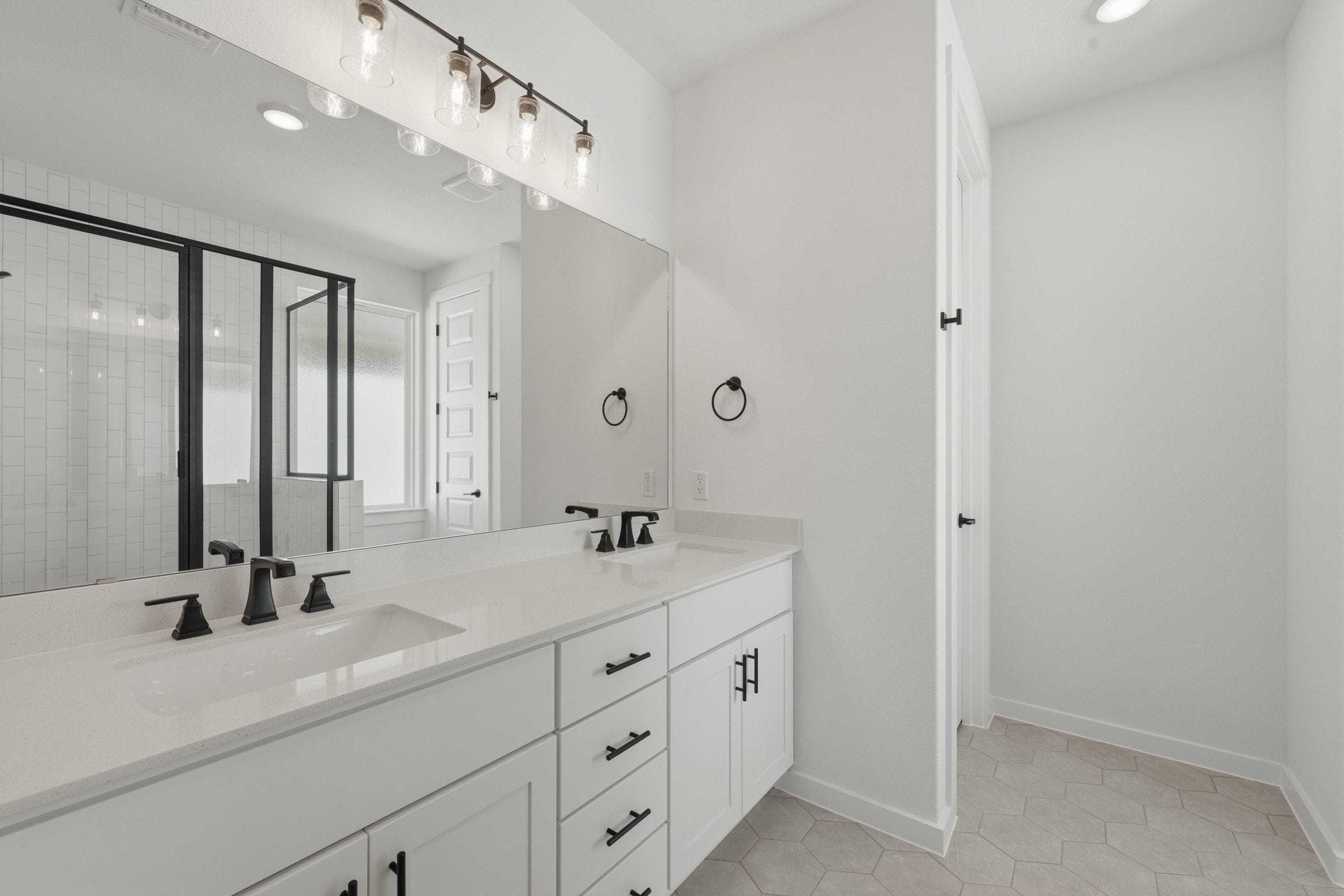220 Bloomington Loop