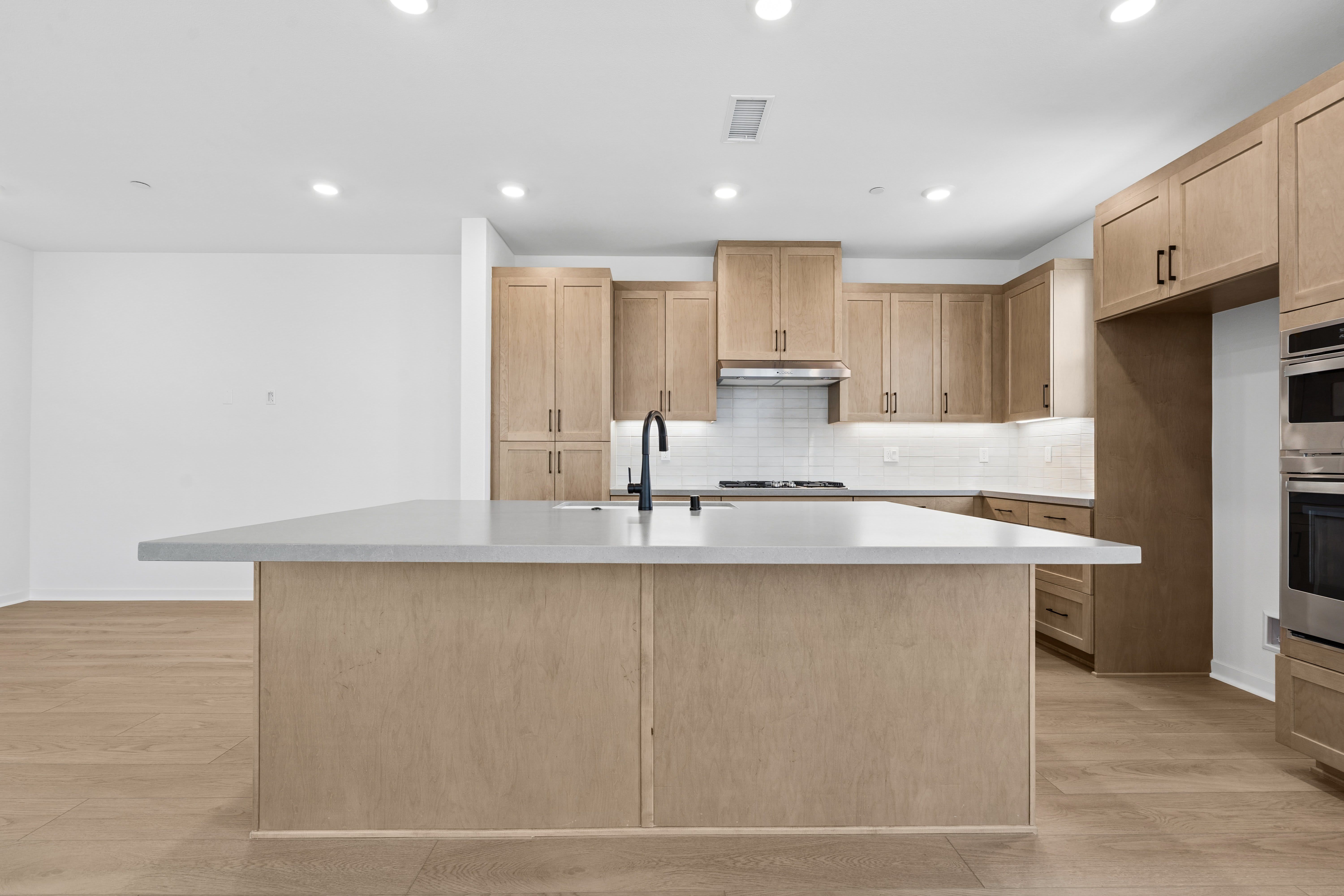 26995 Echo Mountain Way | HS 18