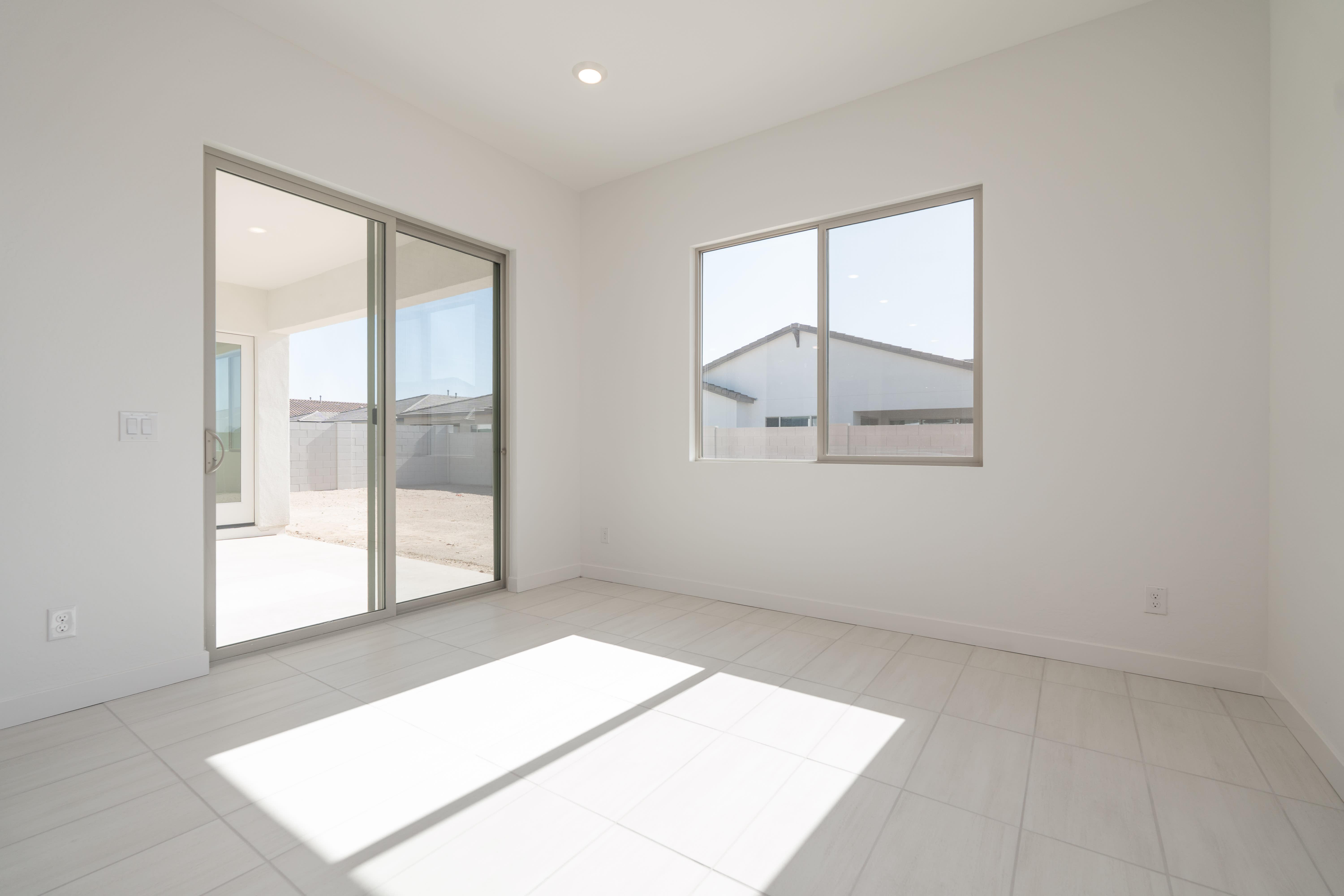2551 E ALFONSO DR
