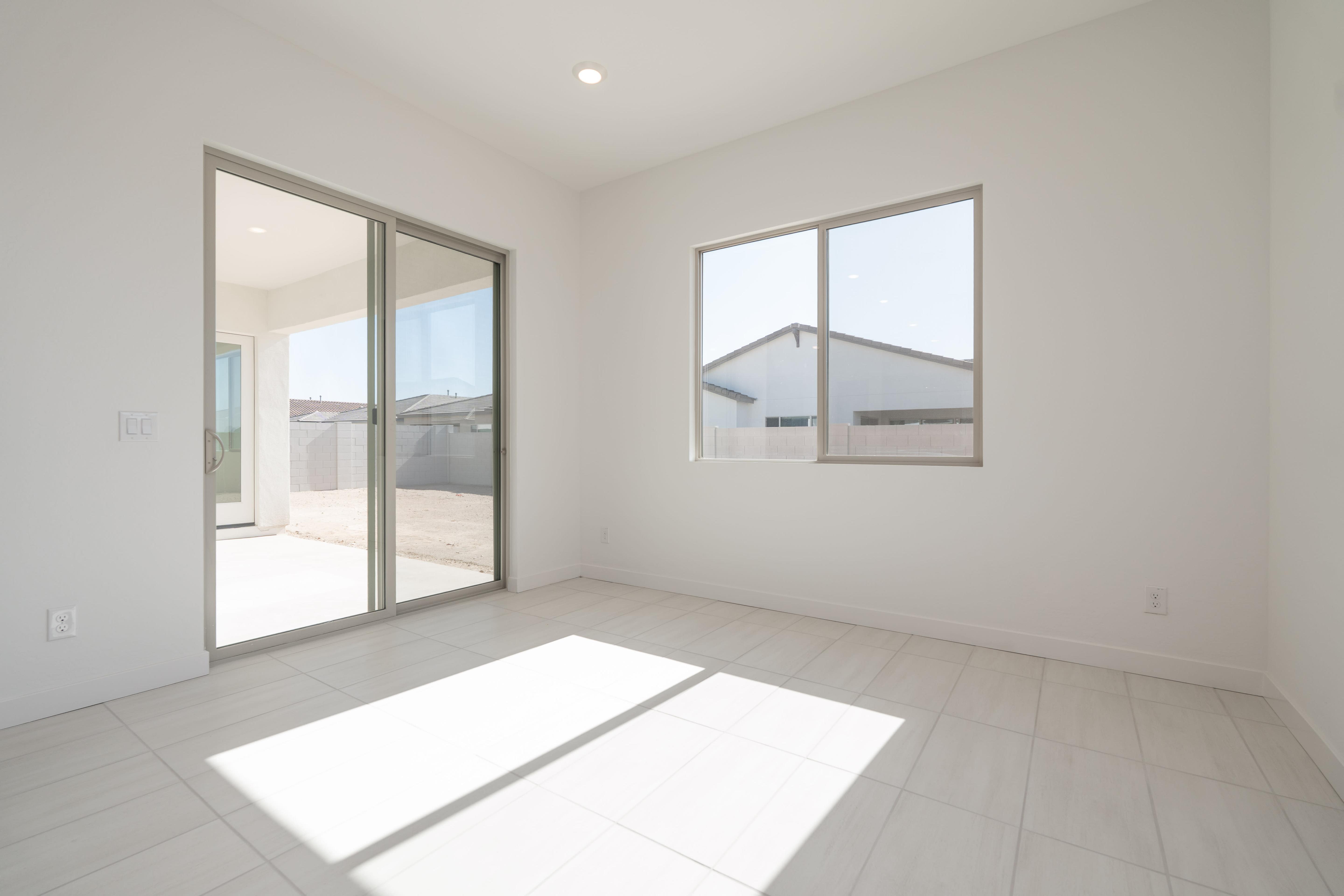 2551 E ALFONSO DR